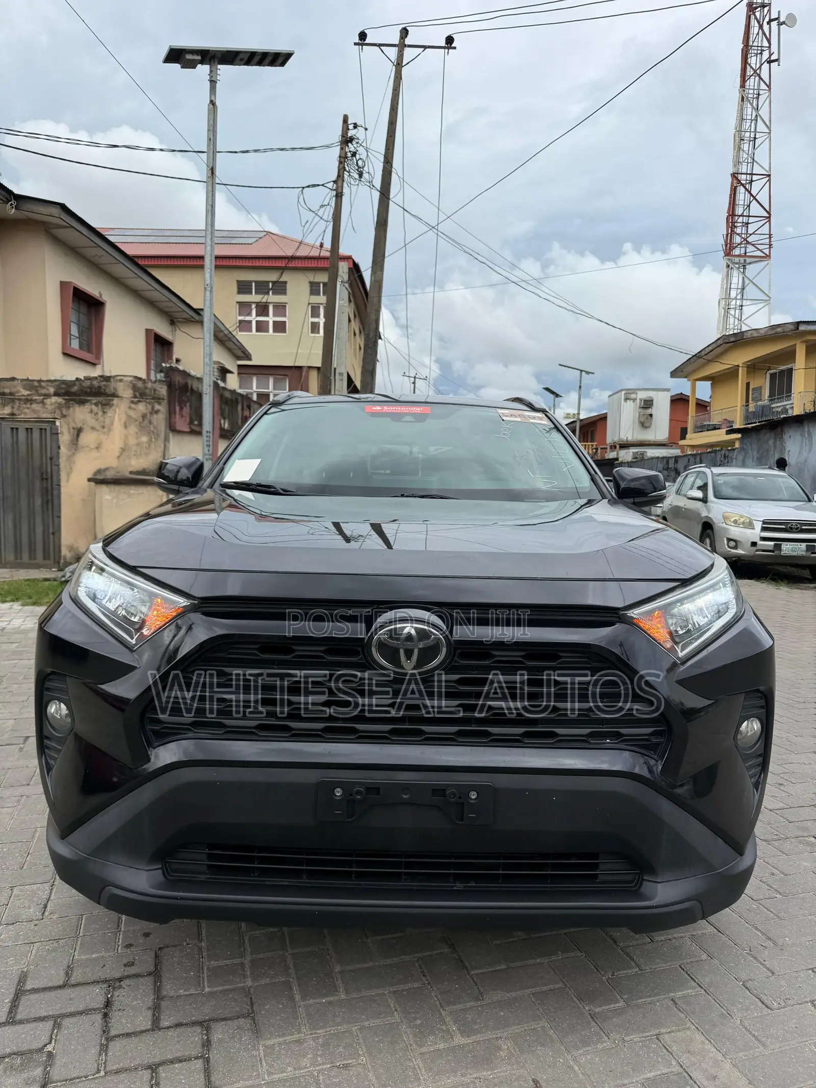 Toyota RAV4 XLE 2021 Black