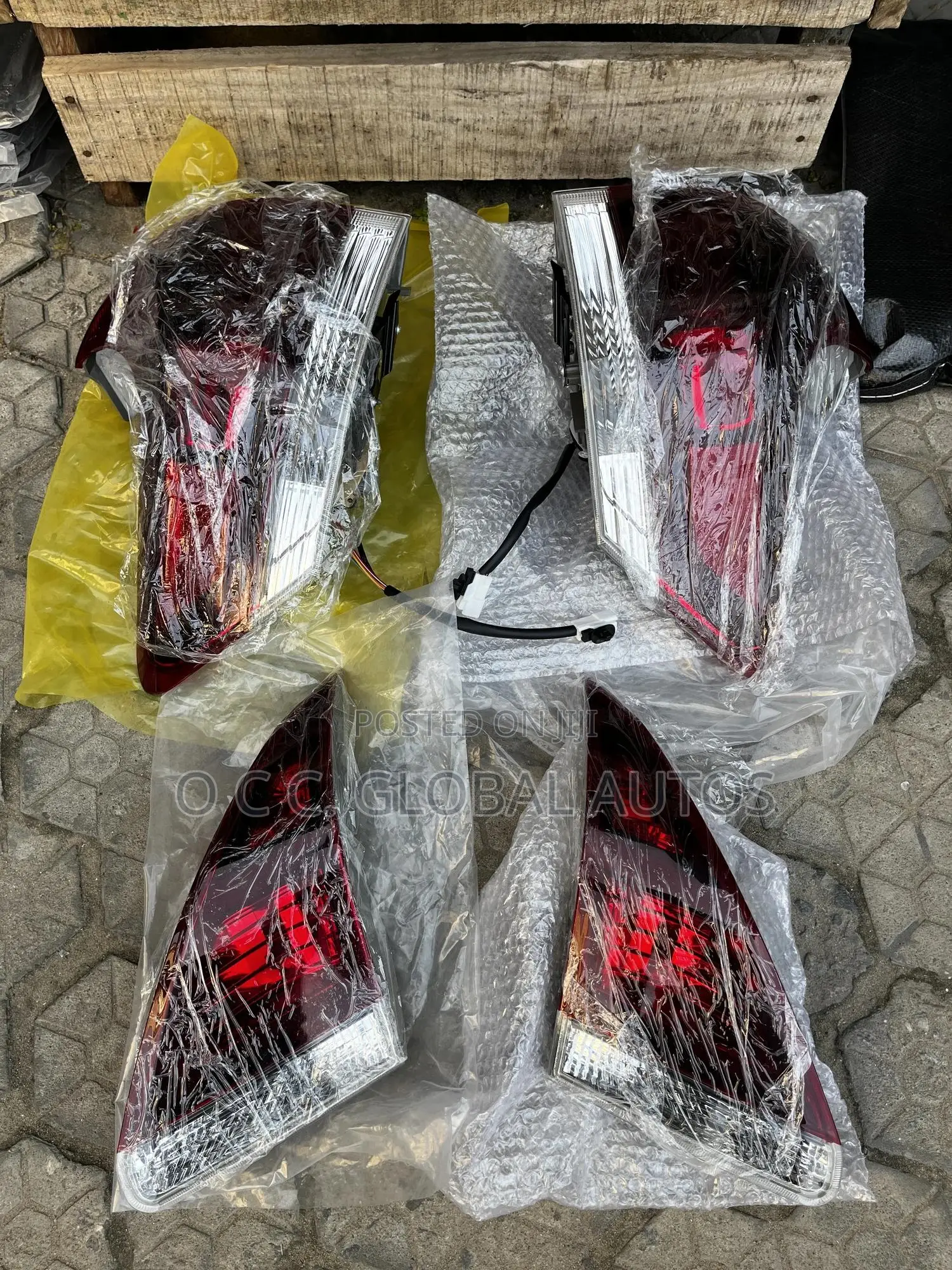 Complete Back Lamp for Toyota Venza 2014 Model