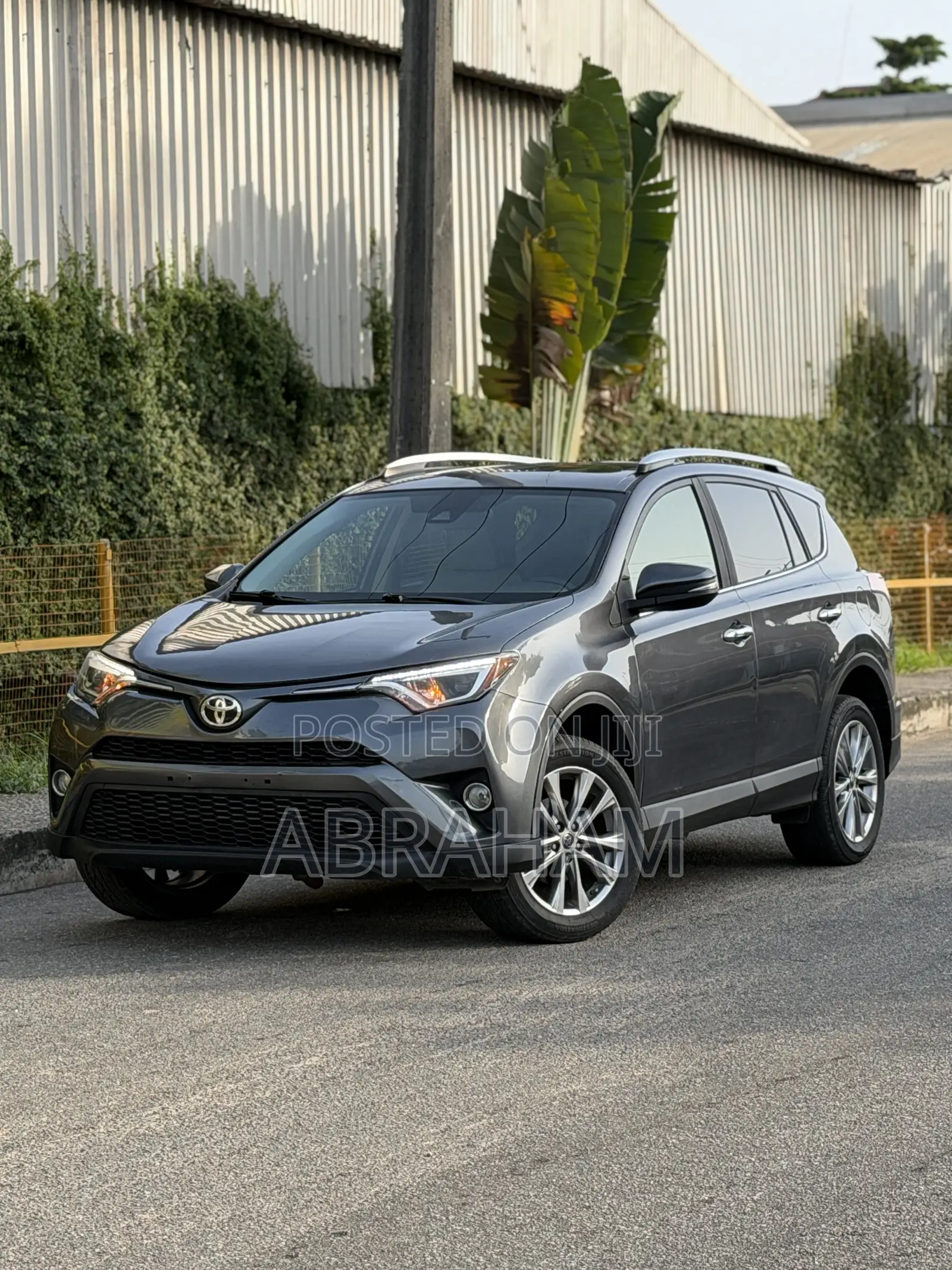 Toyota RAV4 Limited AWD (2.5L 4cyl 6A) 2016 Gray