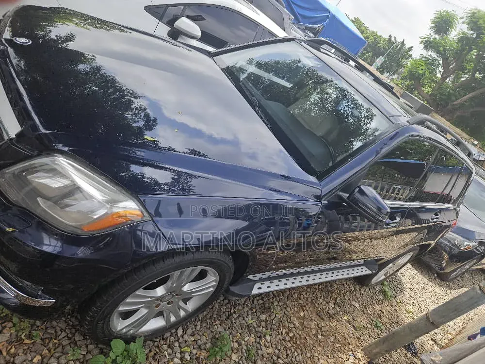 Mercedes-Benz GLK-Class 2010 Blue