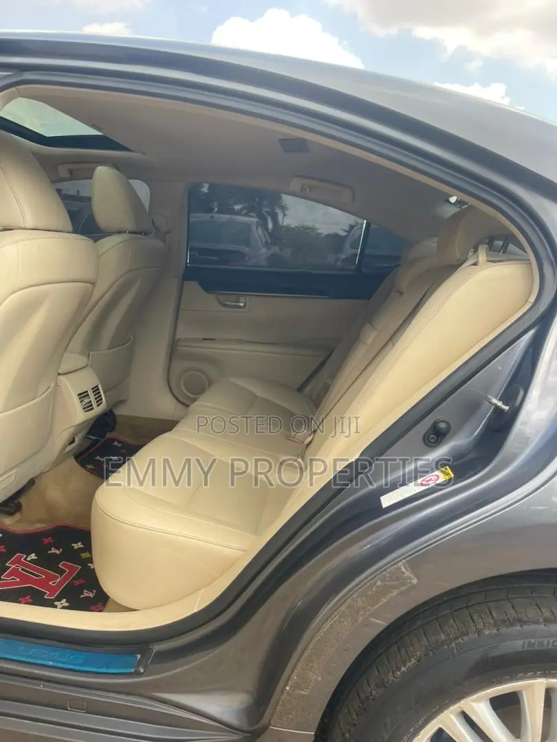 Lexus ES 2015 Gray