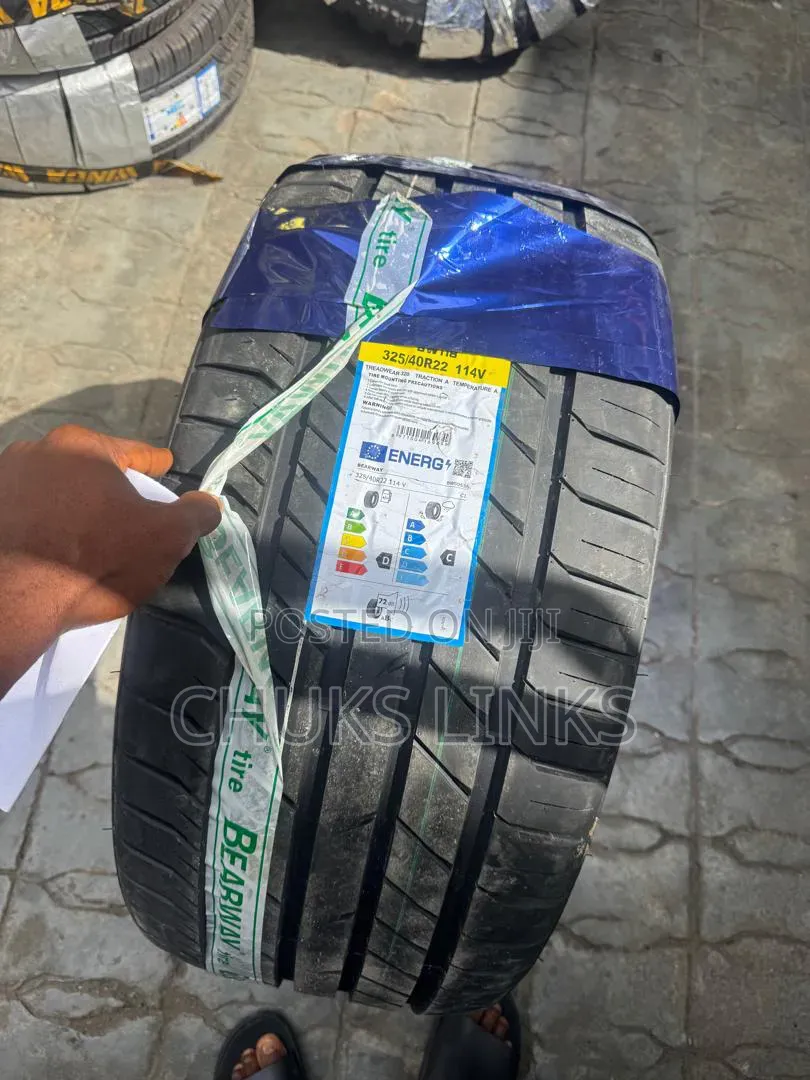 325/40r22 Bearway Tire