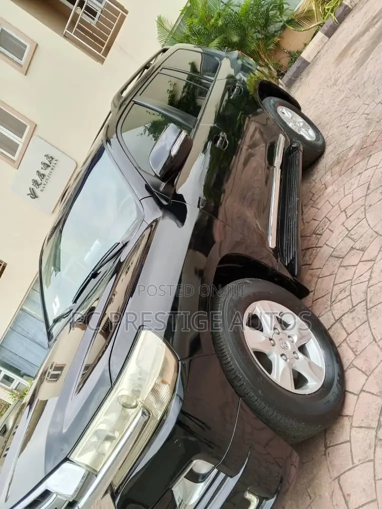 Toyota Land Cruiser 5.7 V8 2014 Black