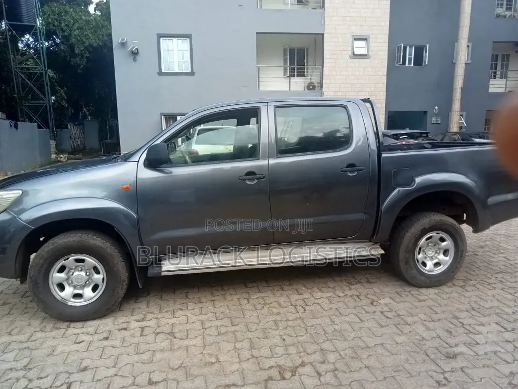 Toyota Hilux 2.7 VVT-i 4X4 SRX 2012 Gray