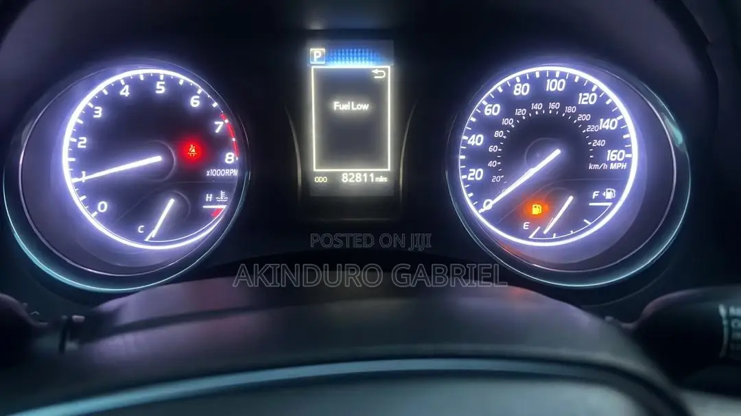 Toyota Camry LE (2.5L 4cyl 8A) 2019 Gray