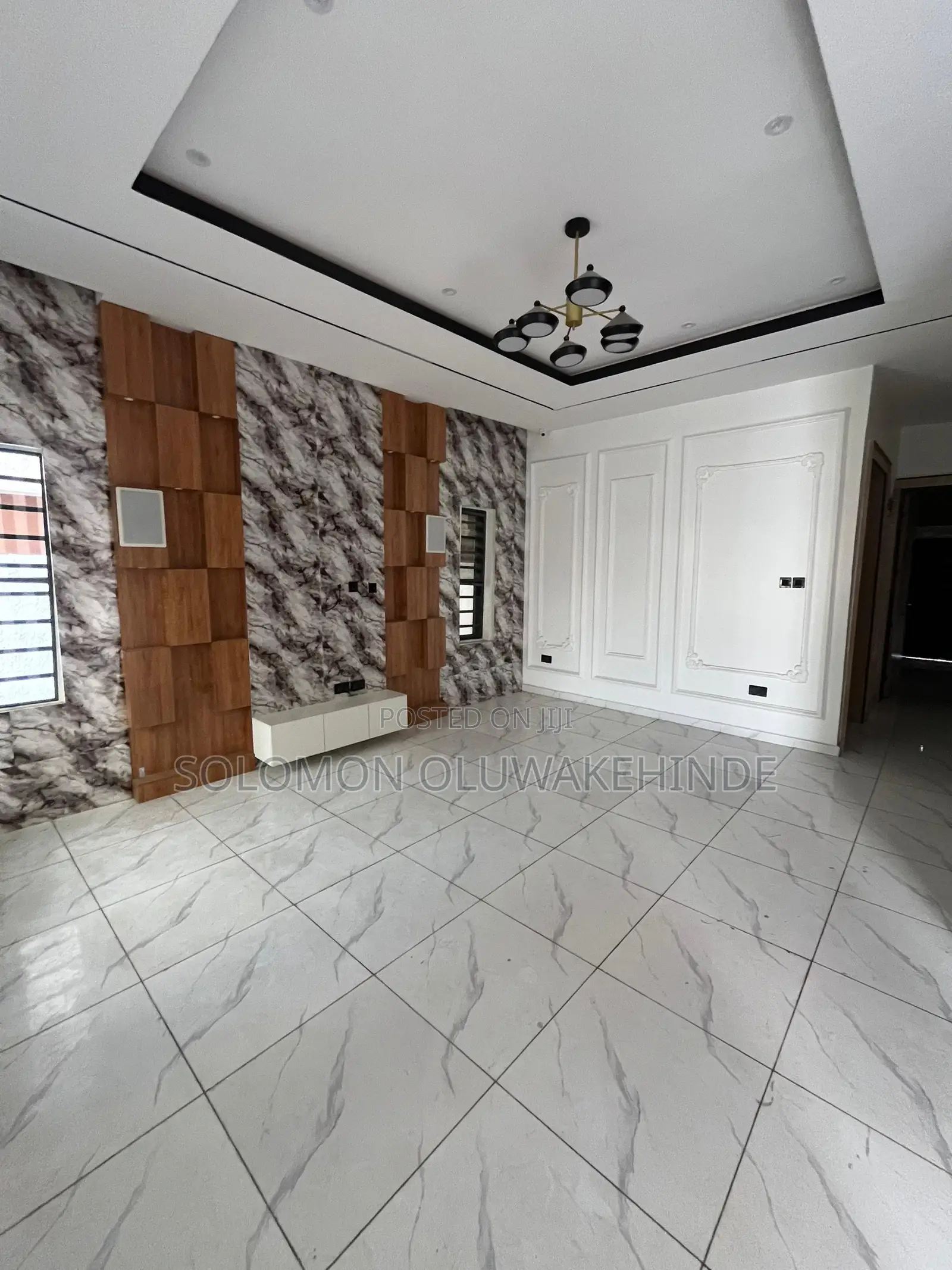 4bdrm Duplex in Chevron for sale