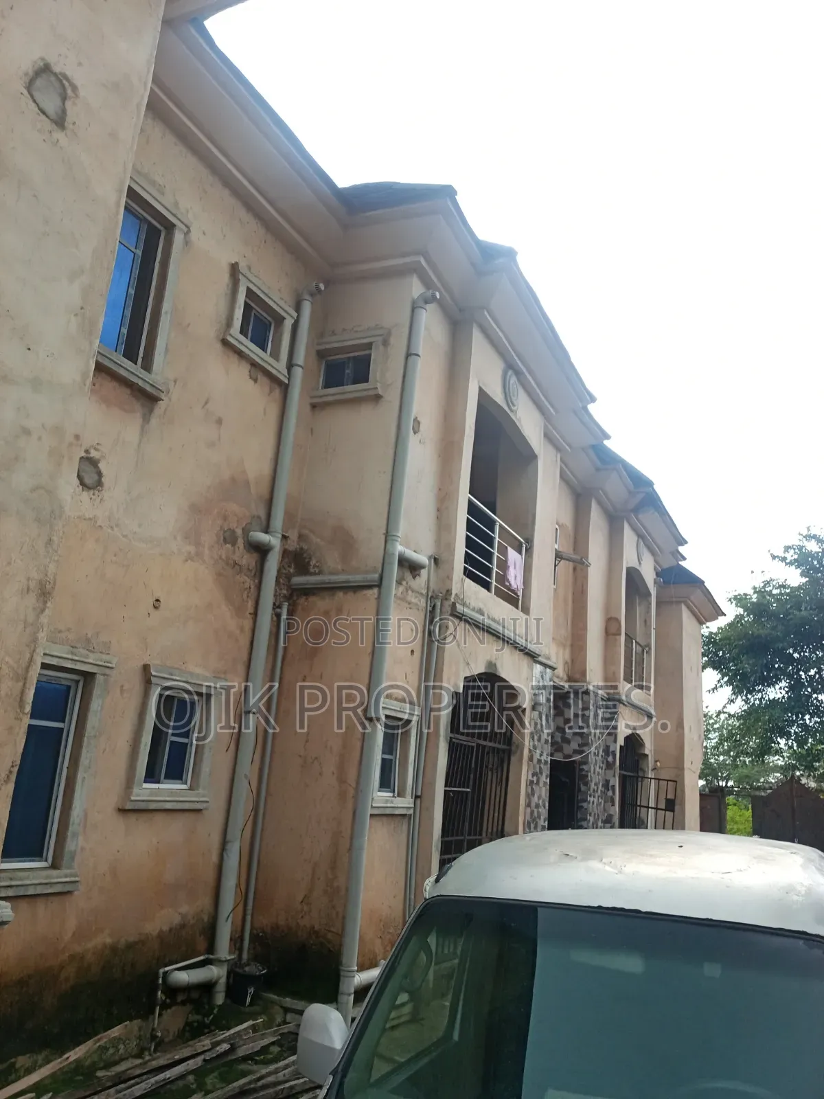 13bdrm Block of Flats in Ojik Properties., Owerri for sale