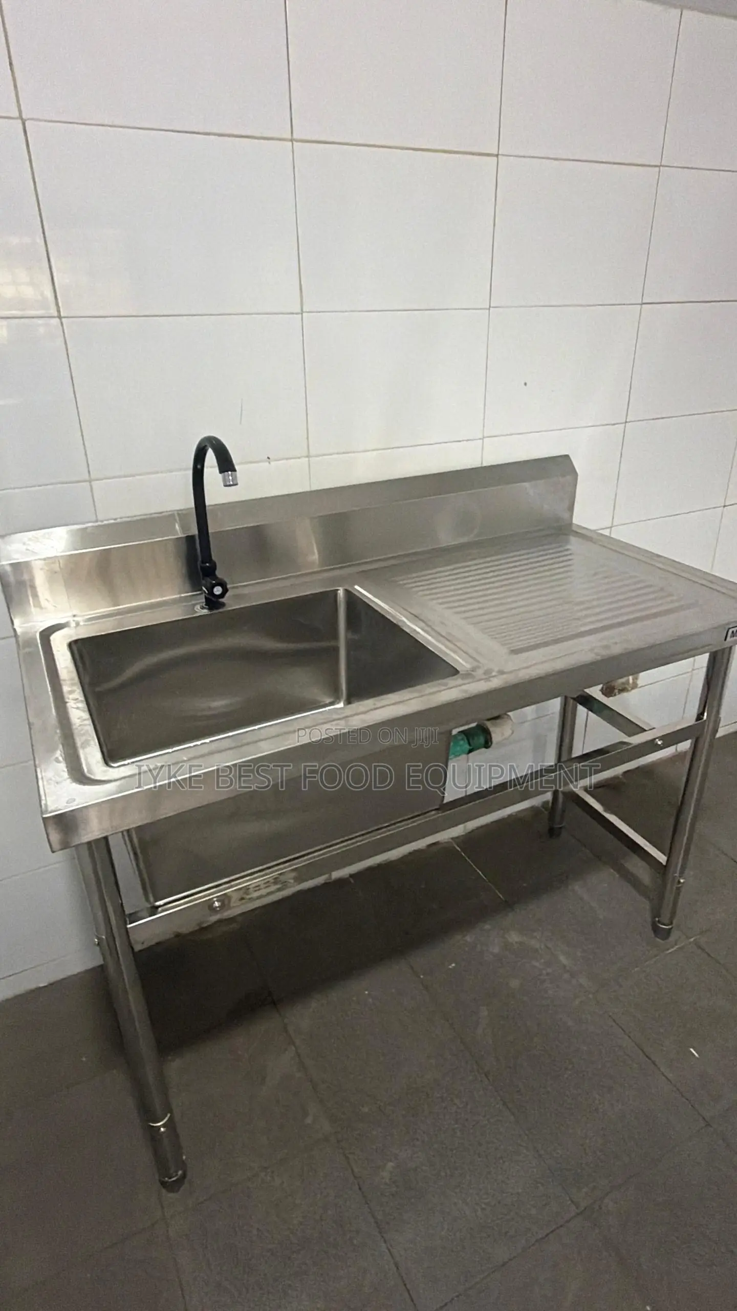 Single Sink With Side