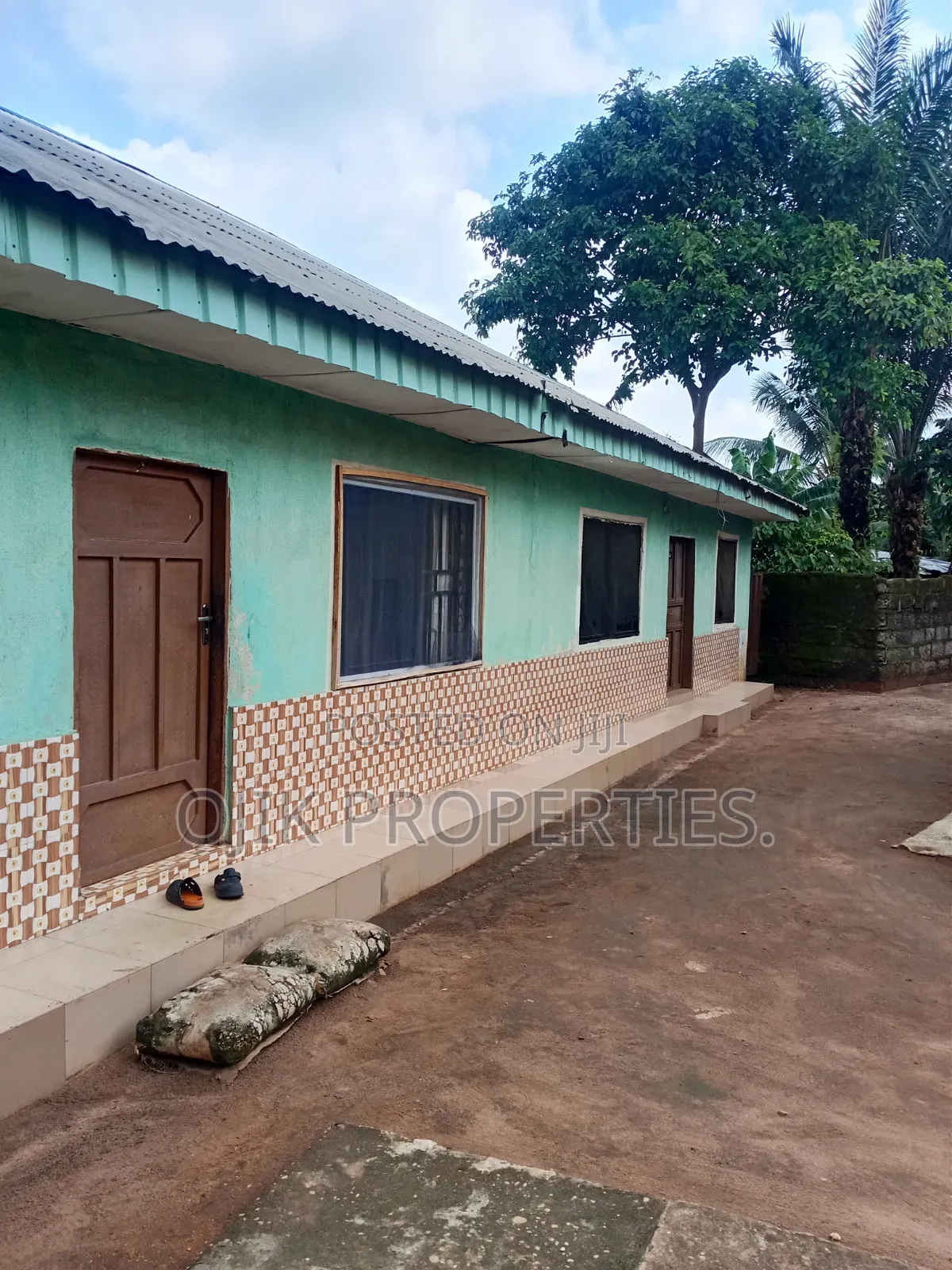 6bdrm Bungalow in Ojik Properties, Owerri for sale