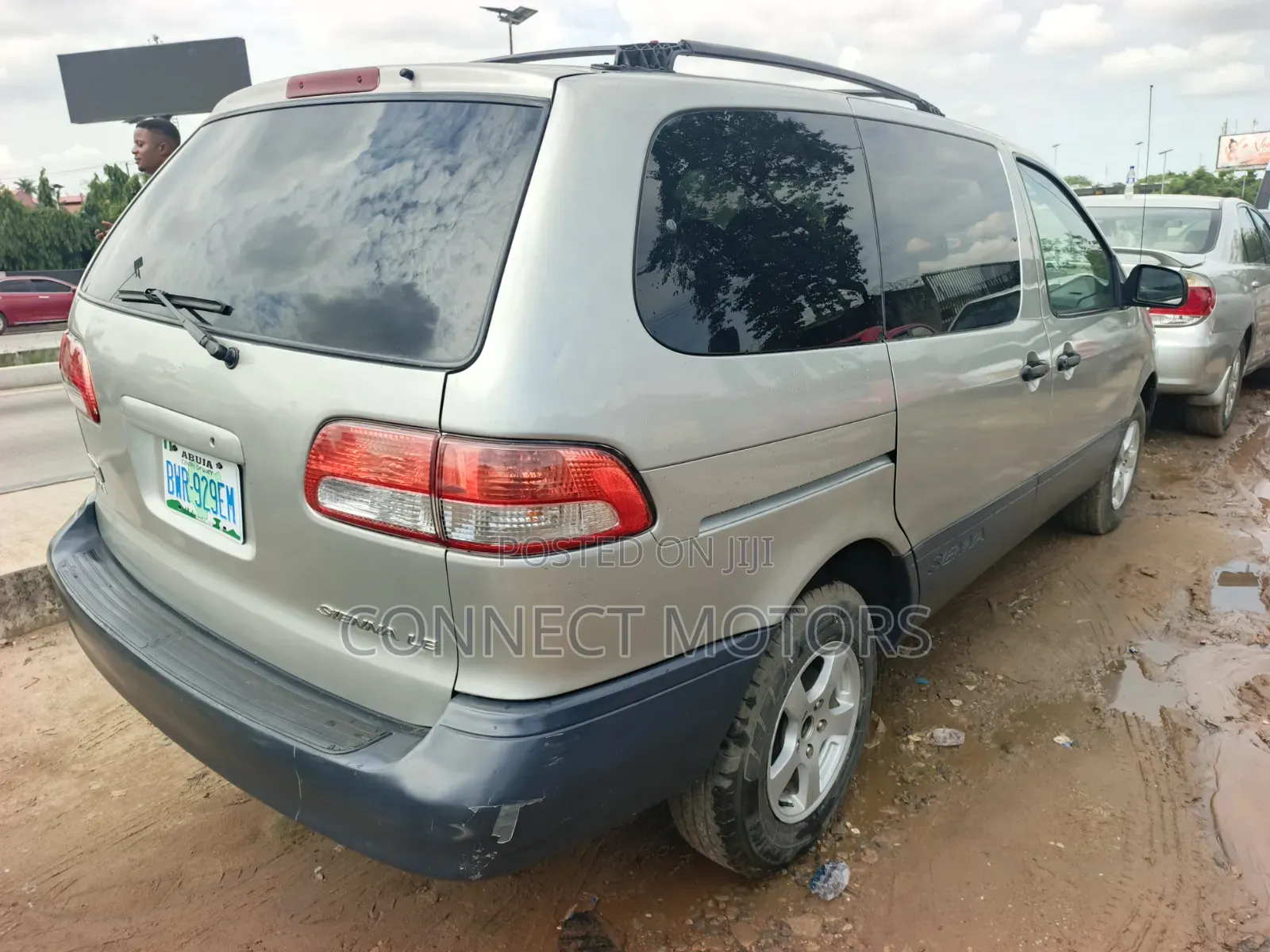 Toyota Sienna LE 2002 Gold