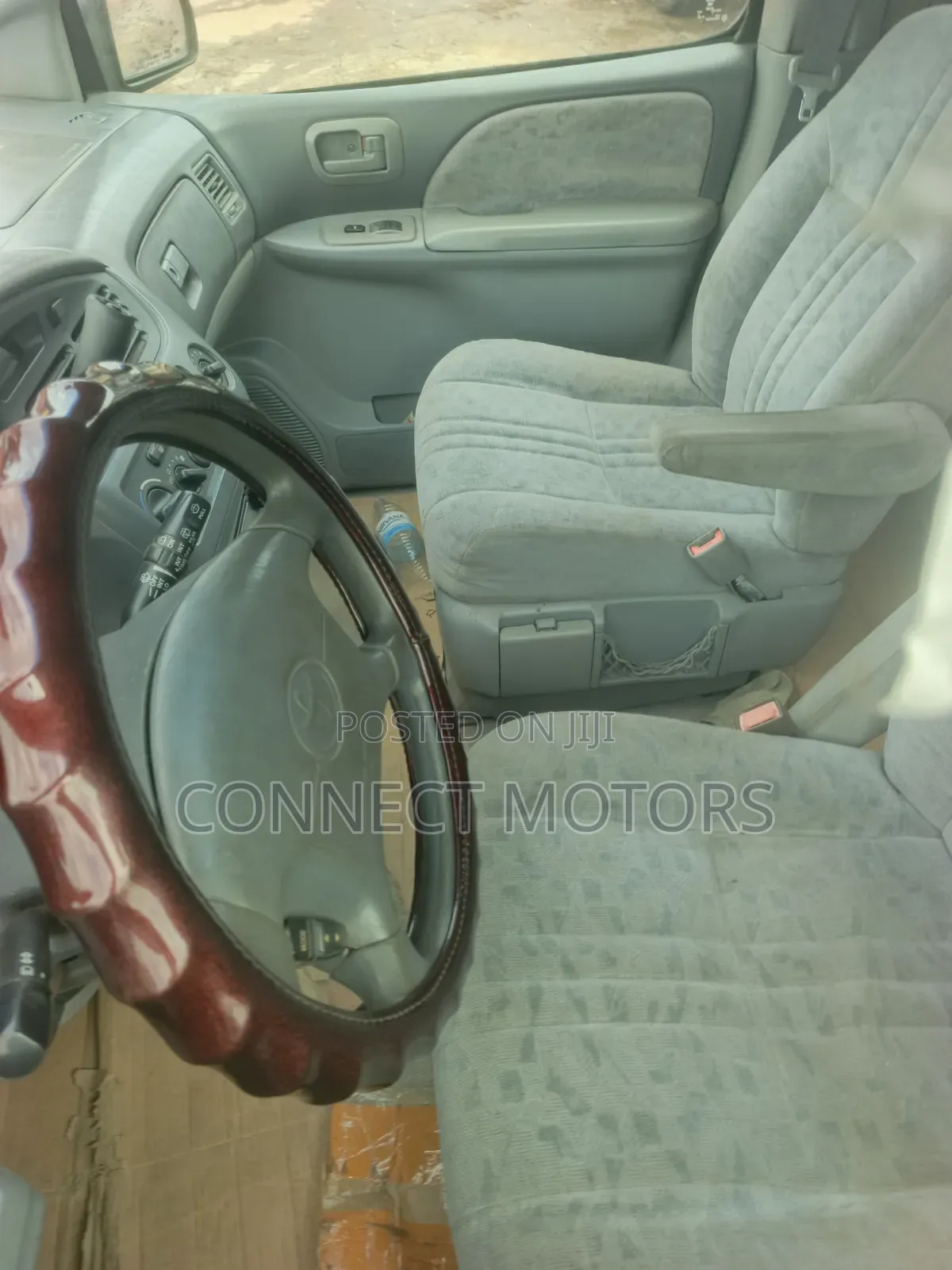 Toyota Sienna LE 2002 Gold