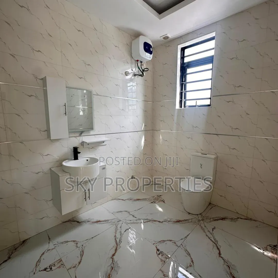 5bdrm Duplex in Lekki for sale