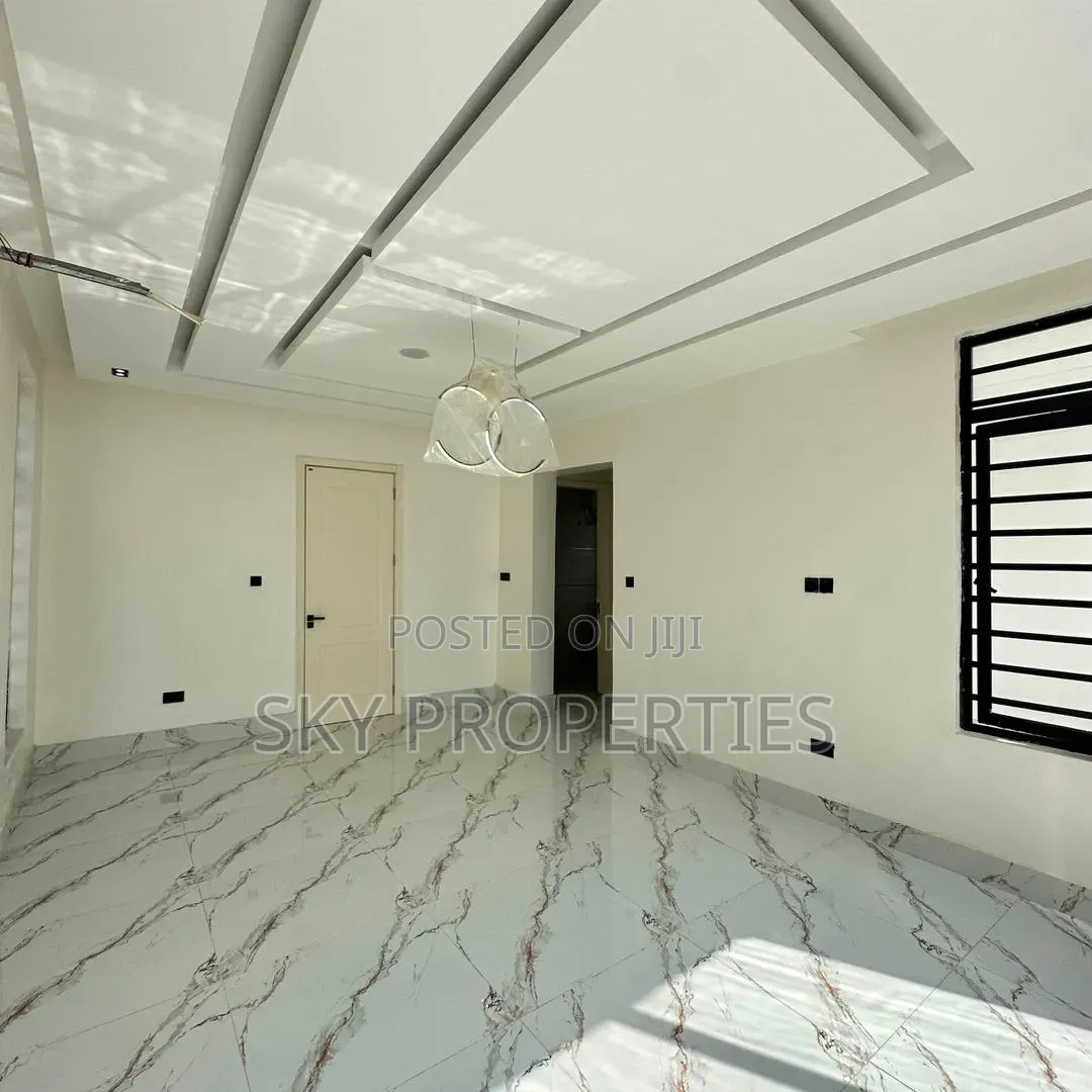 5bdrm Duplex in Lekki for sale
