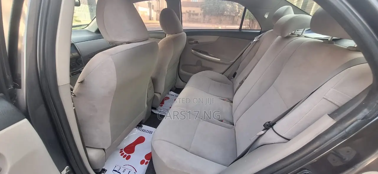 Toyota Corolla 2011 Gray