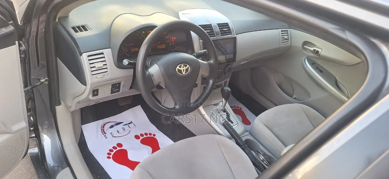 Toyota Corolla 2011 Gray