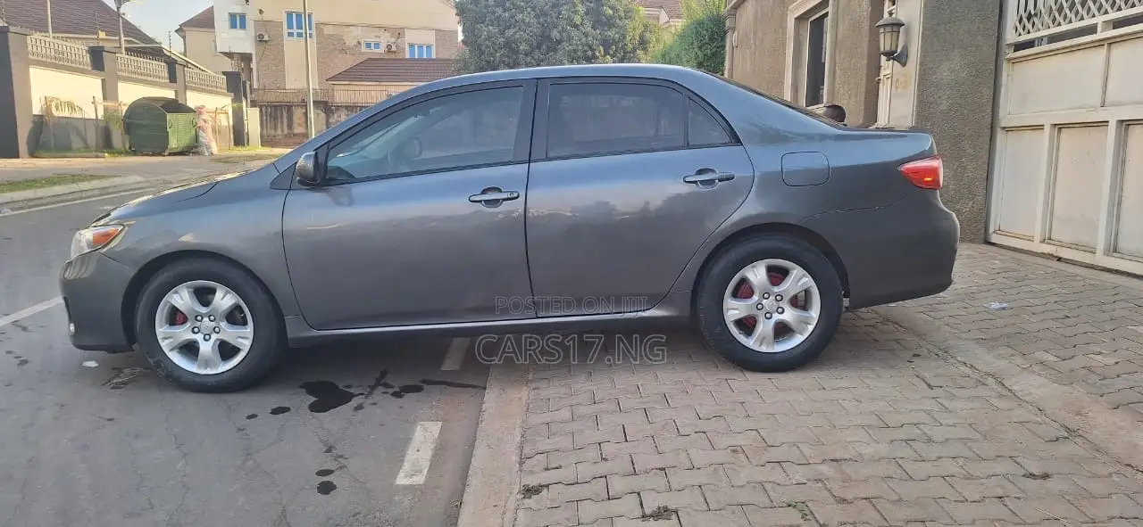 Toyota Corolla 2011 Gray