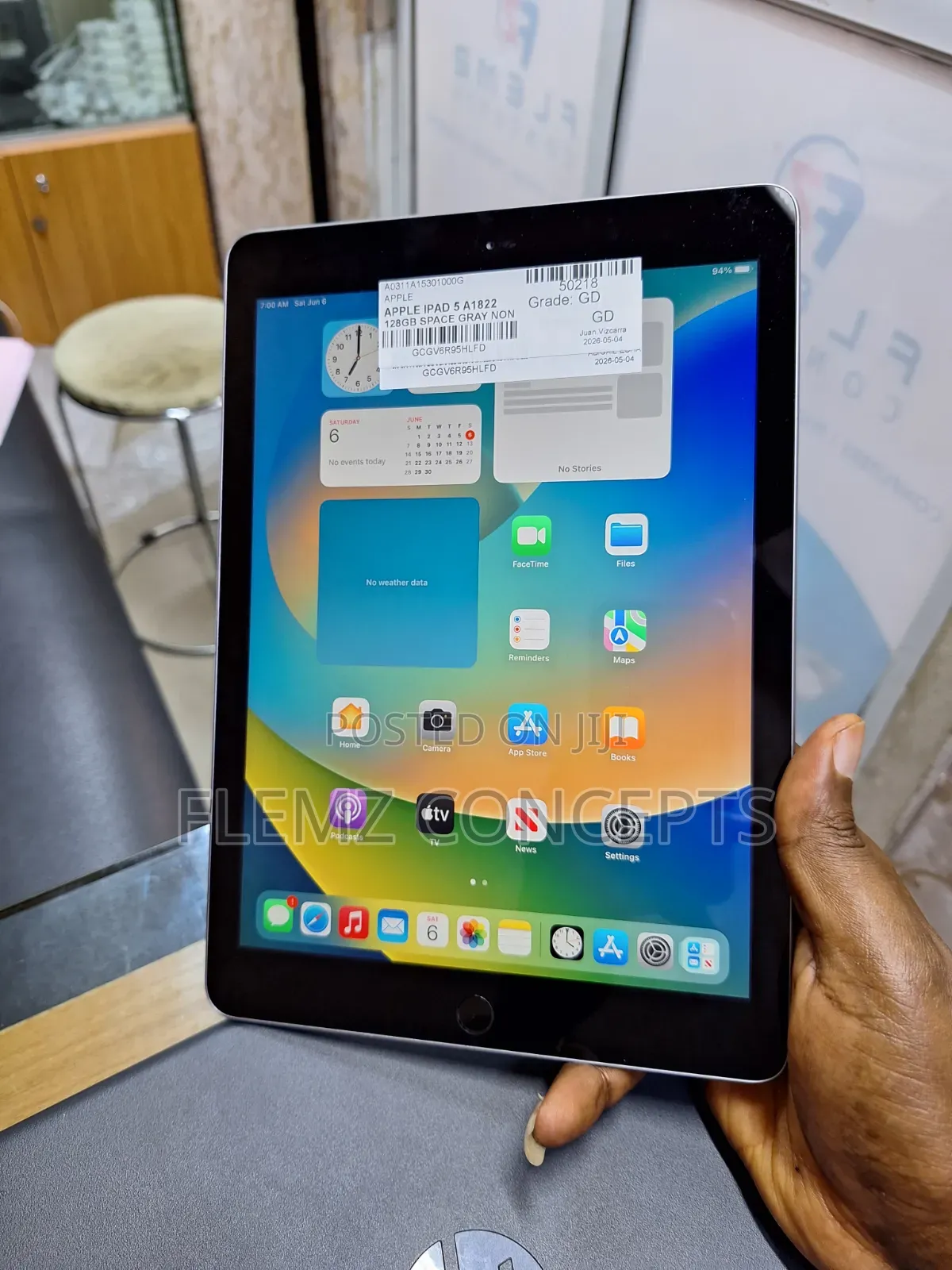 Apple iPad 9.7 128 GB Gray