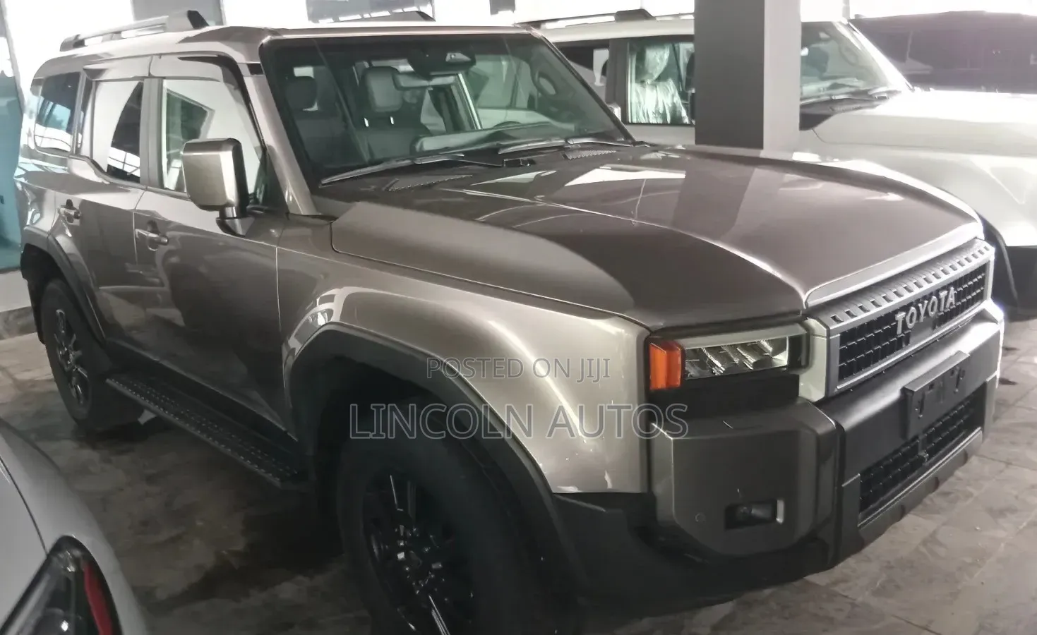Toyota Land Cruiser Prado 2.7 2025 Gold