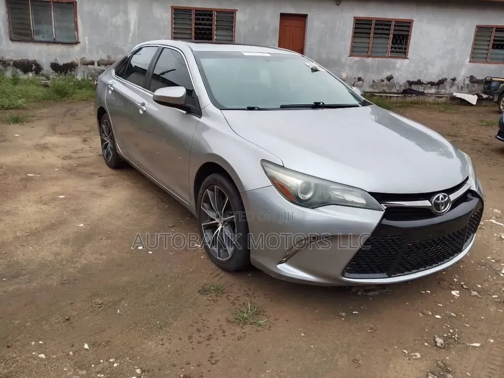 Toyota Camry XSE 4dr Sedan (2.5l 4cyl 6A) 2016 Silver