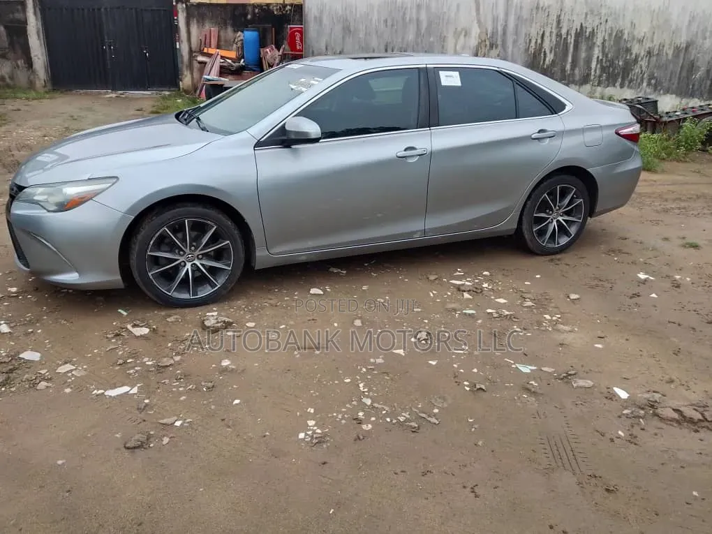 Toyota Camry XSE 4dr Sedan (2.5l 4cyl 6A) 2016 Silver