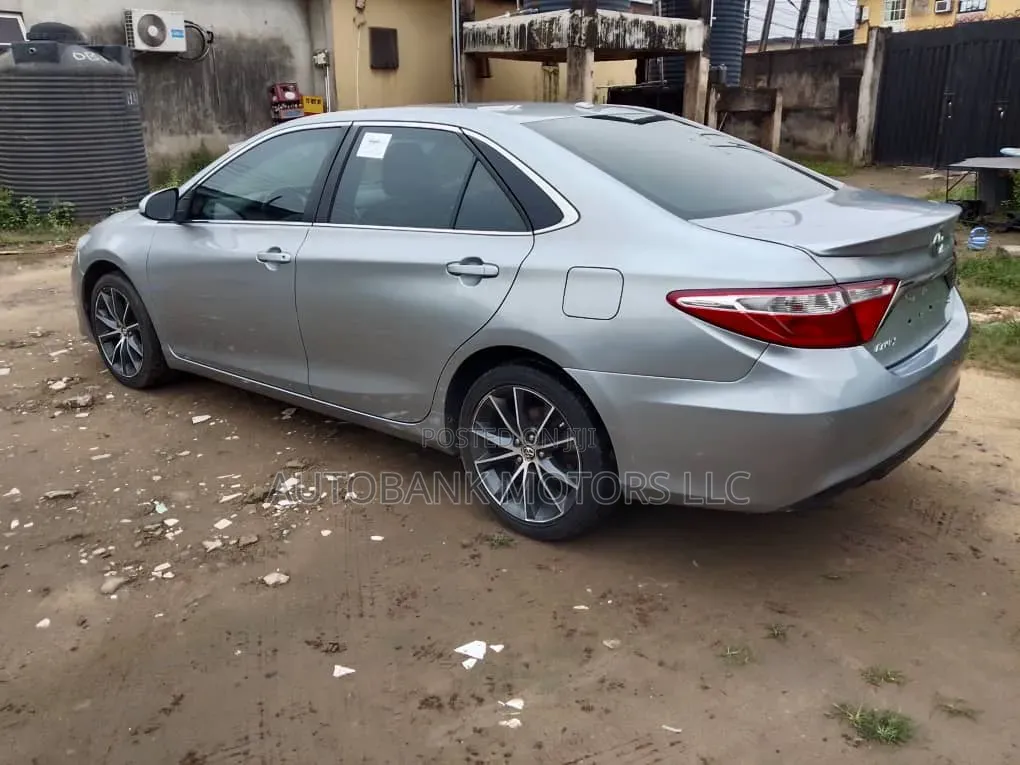 Toyota Camry XSE 4dr Sedan (2.5l 4cyl 6A) 2016 Silver