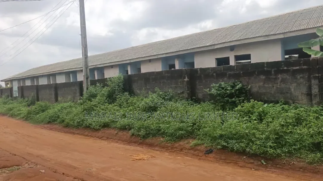 7bdrm Bungalow in Ikorodu for sale