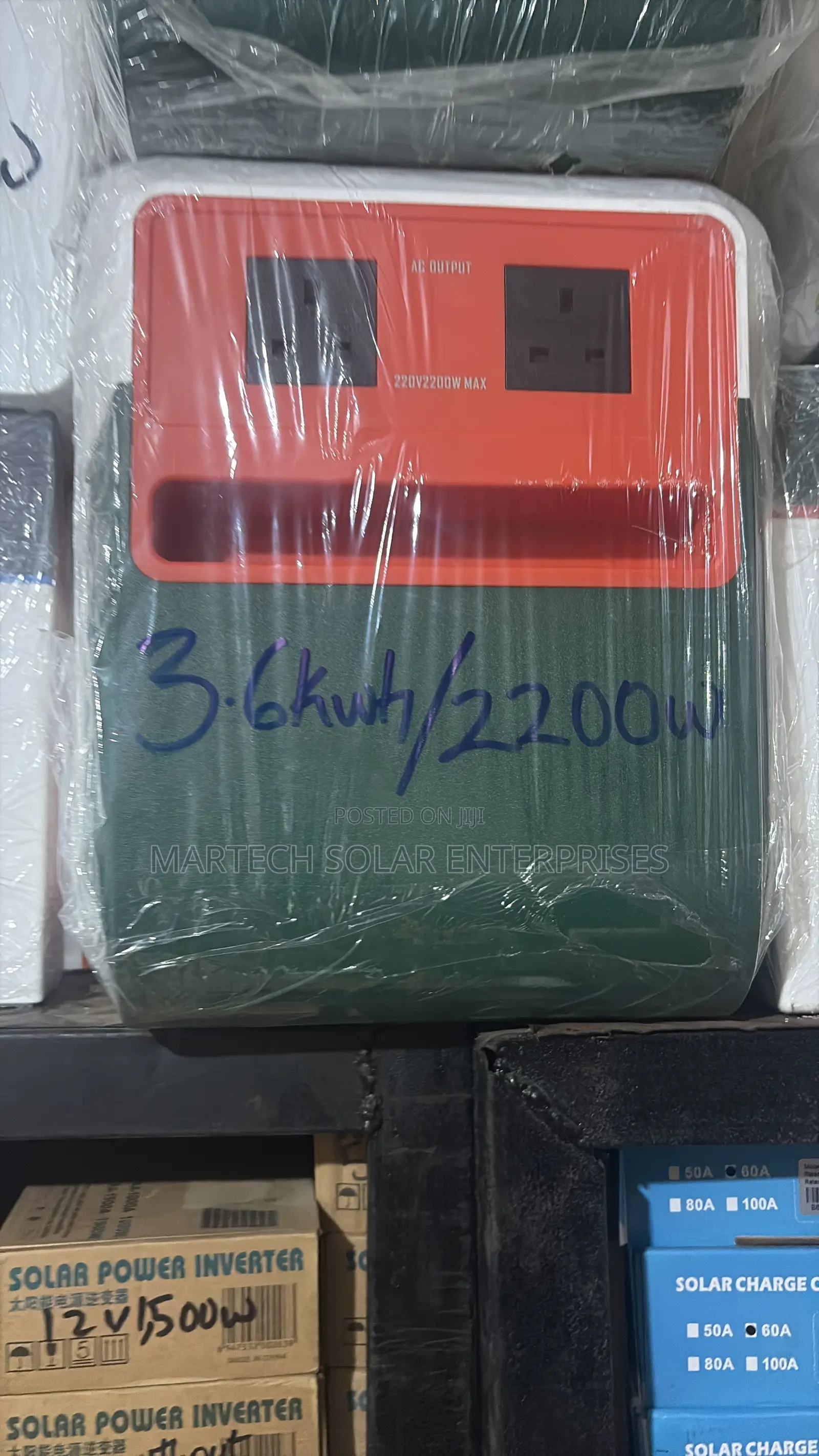 3.6kwh Pro/ 2200w Colarsolar Solar Generator Clean and Functional