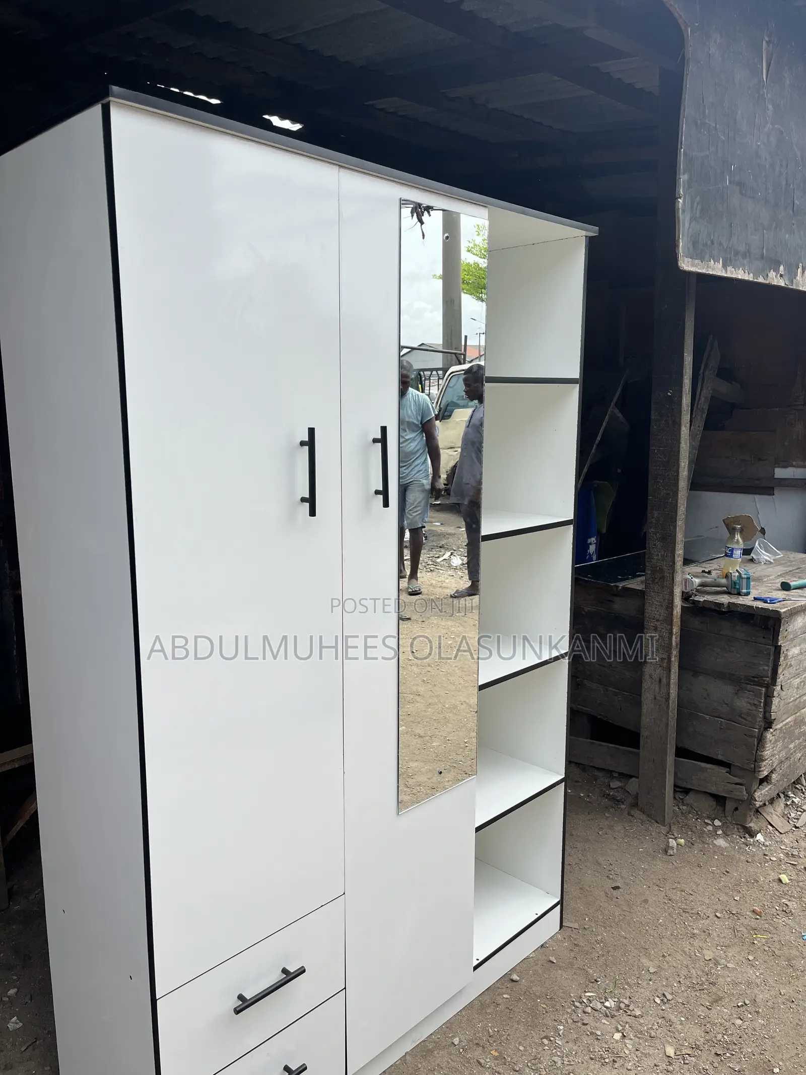 Wadrobe With Mirror