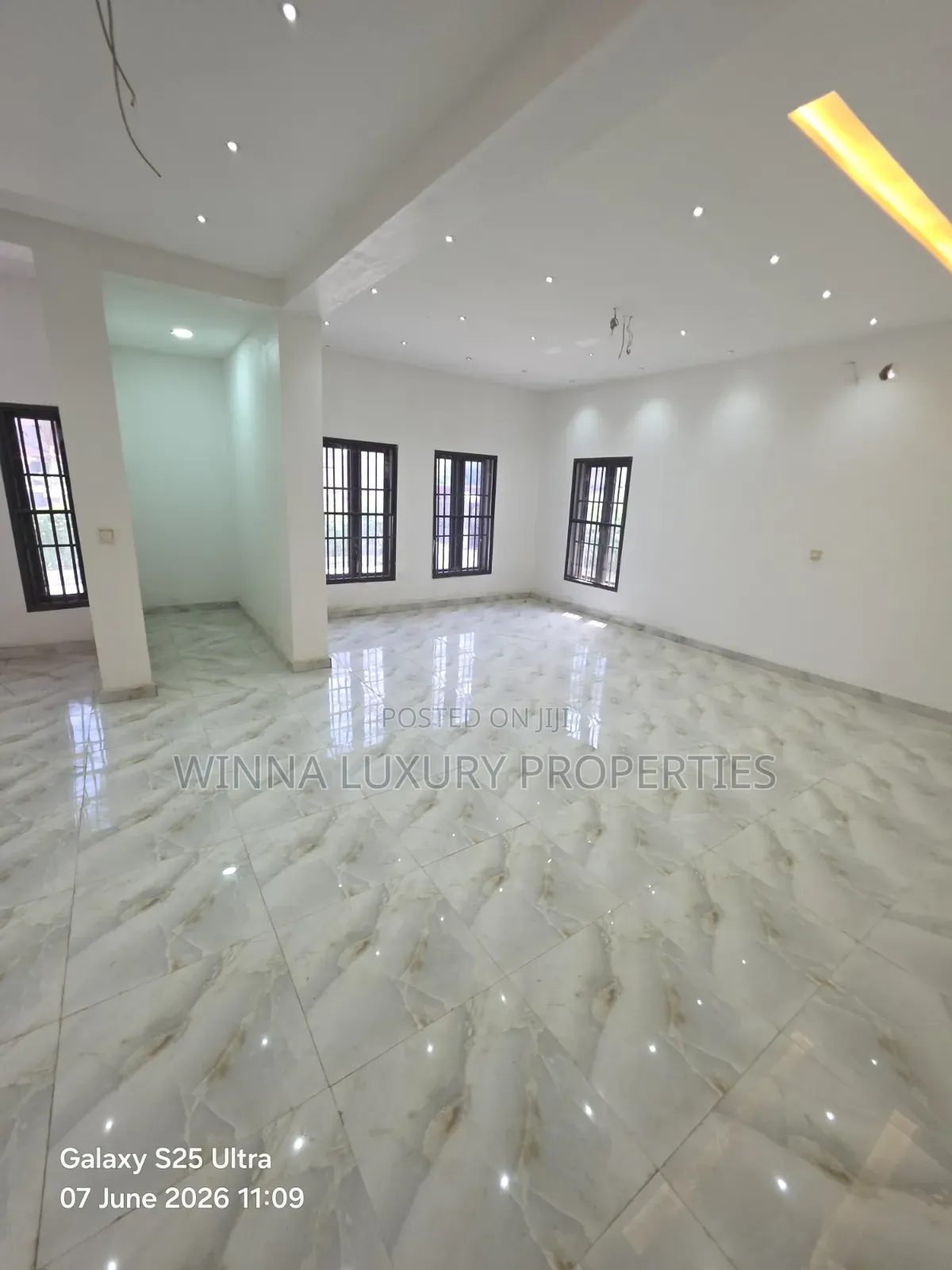 5bdrm Duplex in River Park Estate, Lugbe District for sale