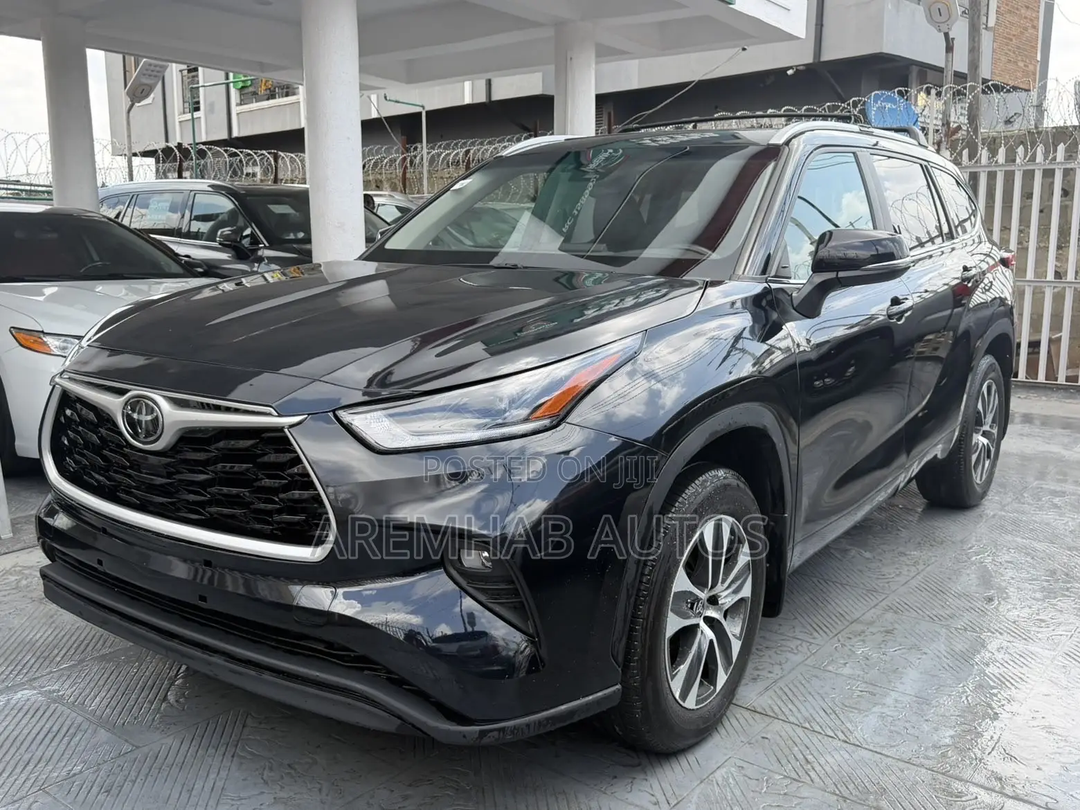 Toyota Highlander XLE AWD 2024 Black