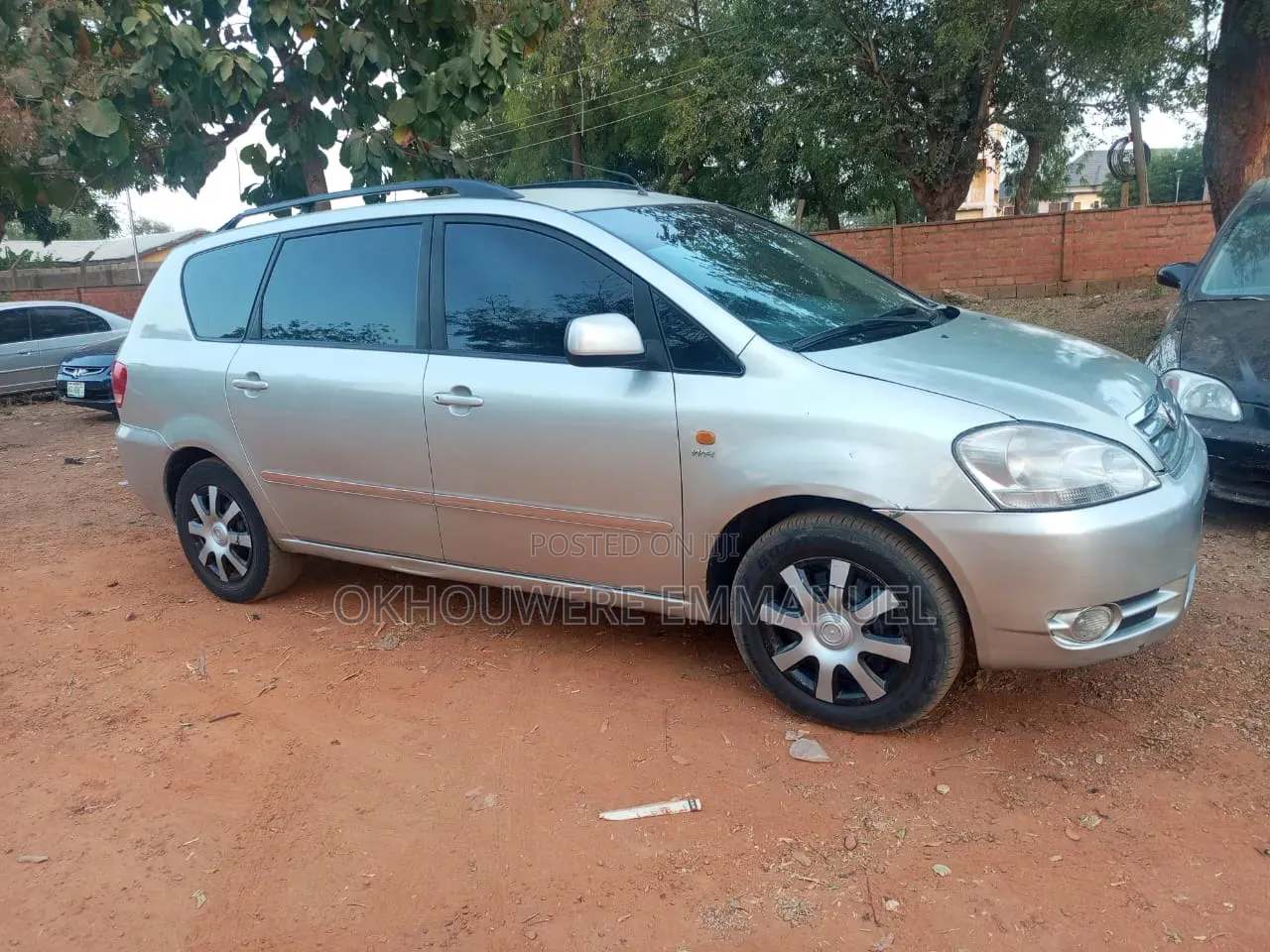 Toyota Avensis Verso 2.0 Petrol 2006 Silver