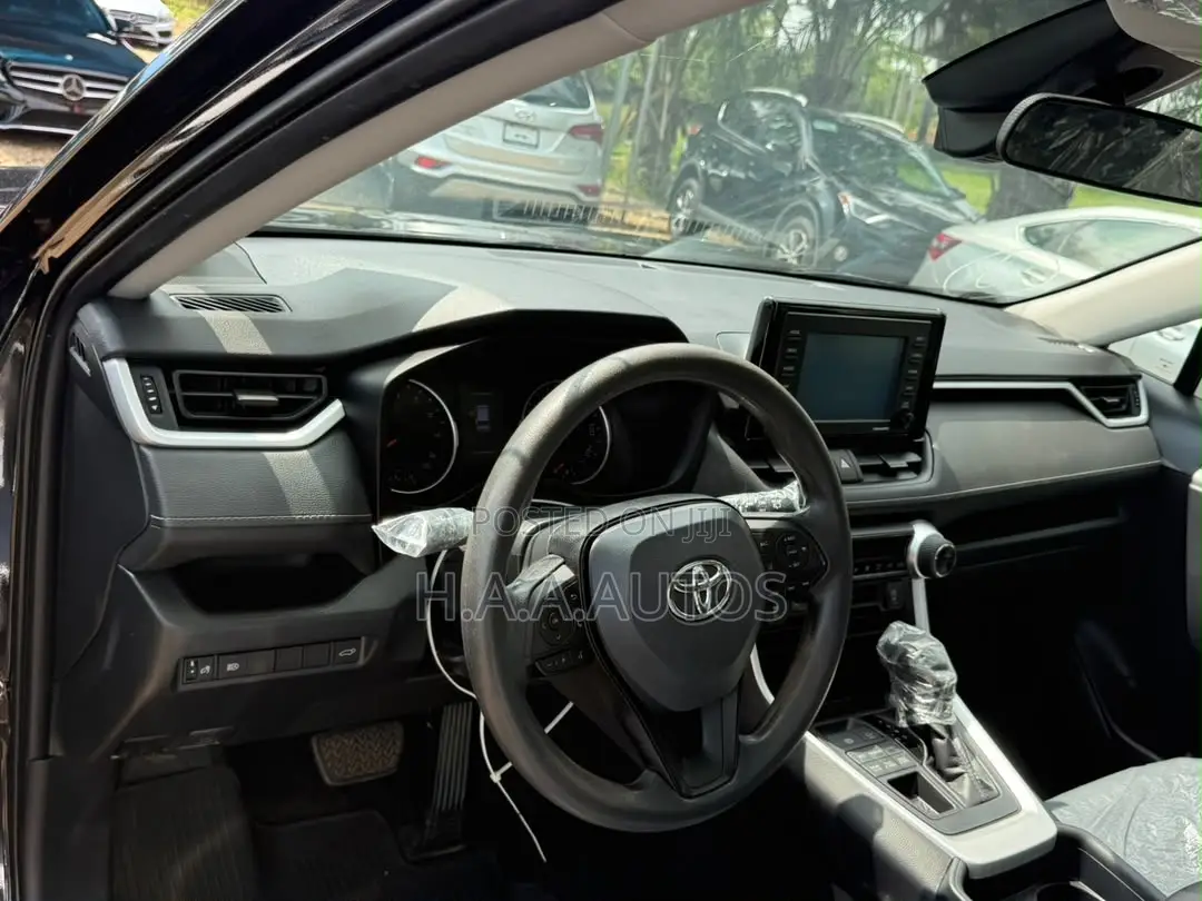 Toyota RAV4 XLE AWD 2020 Black