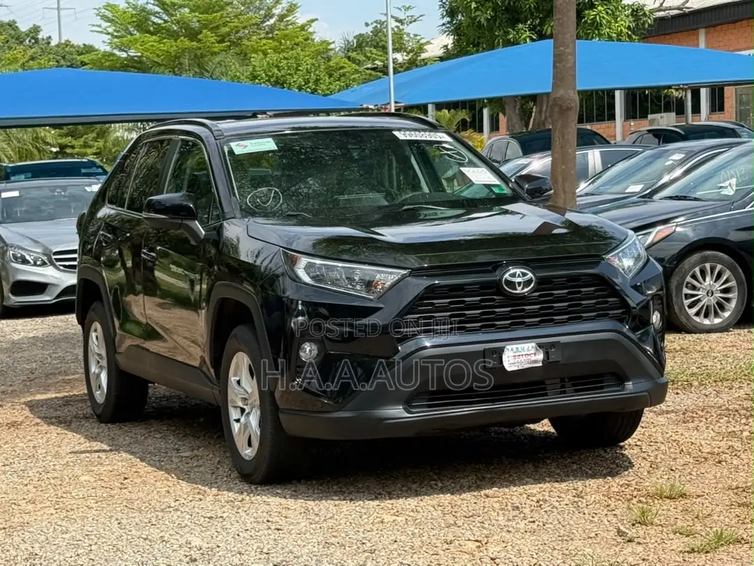 Toyota RAV4 XLE AWD 2020 Black