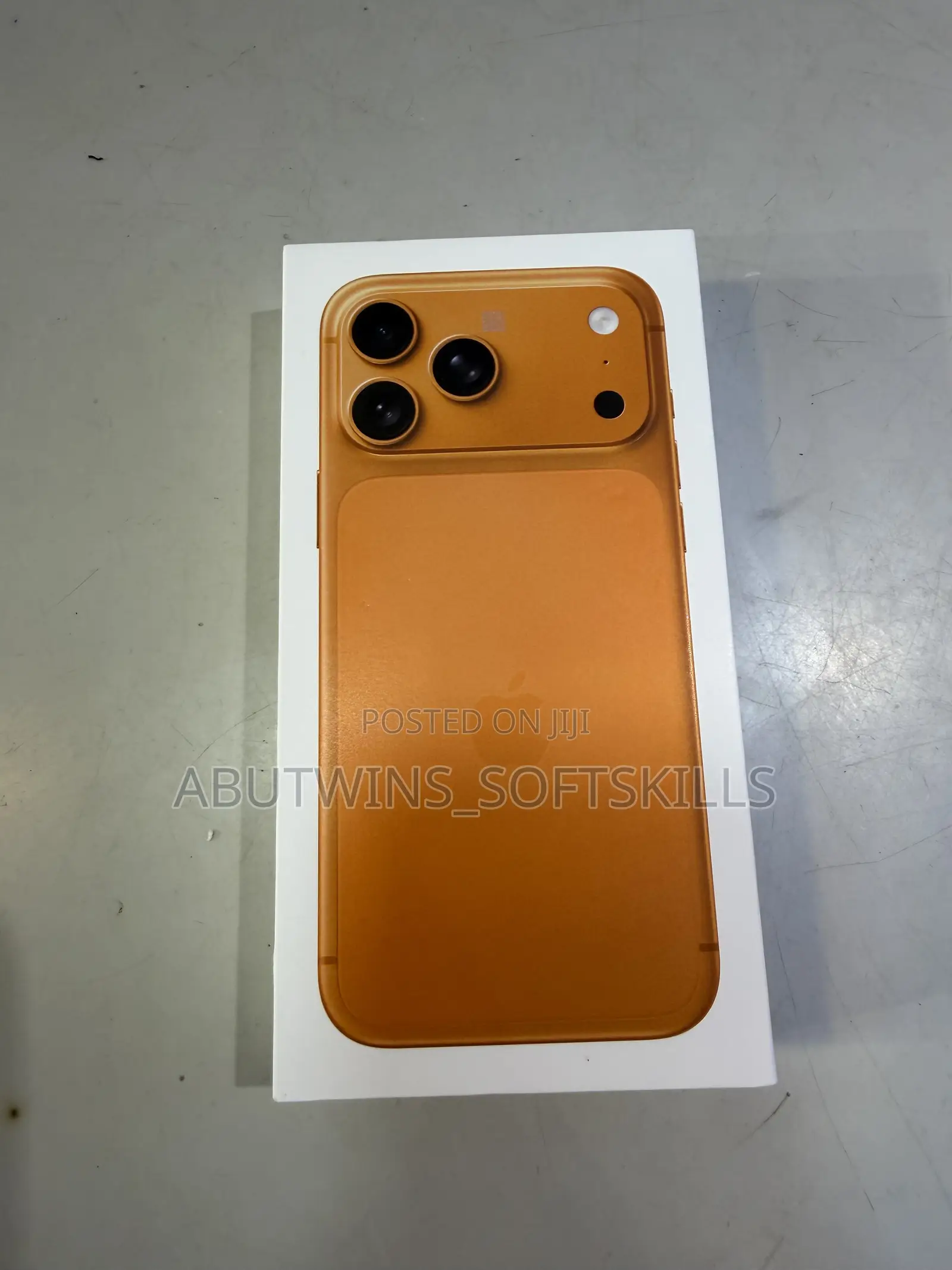 New Apple iPhone 17 Pro Max 256 GB Orange