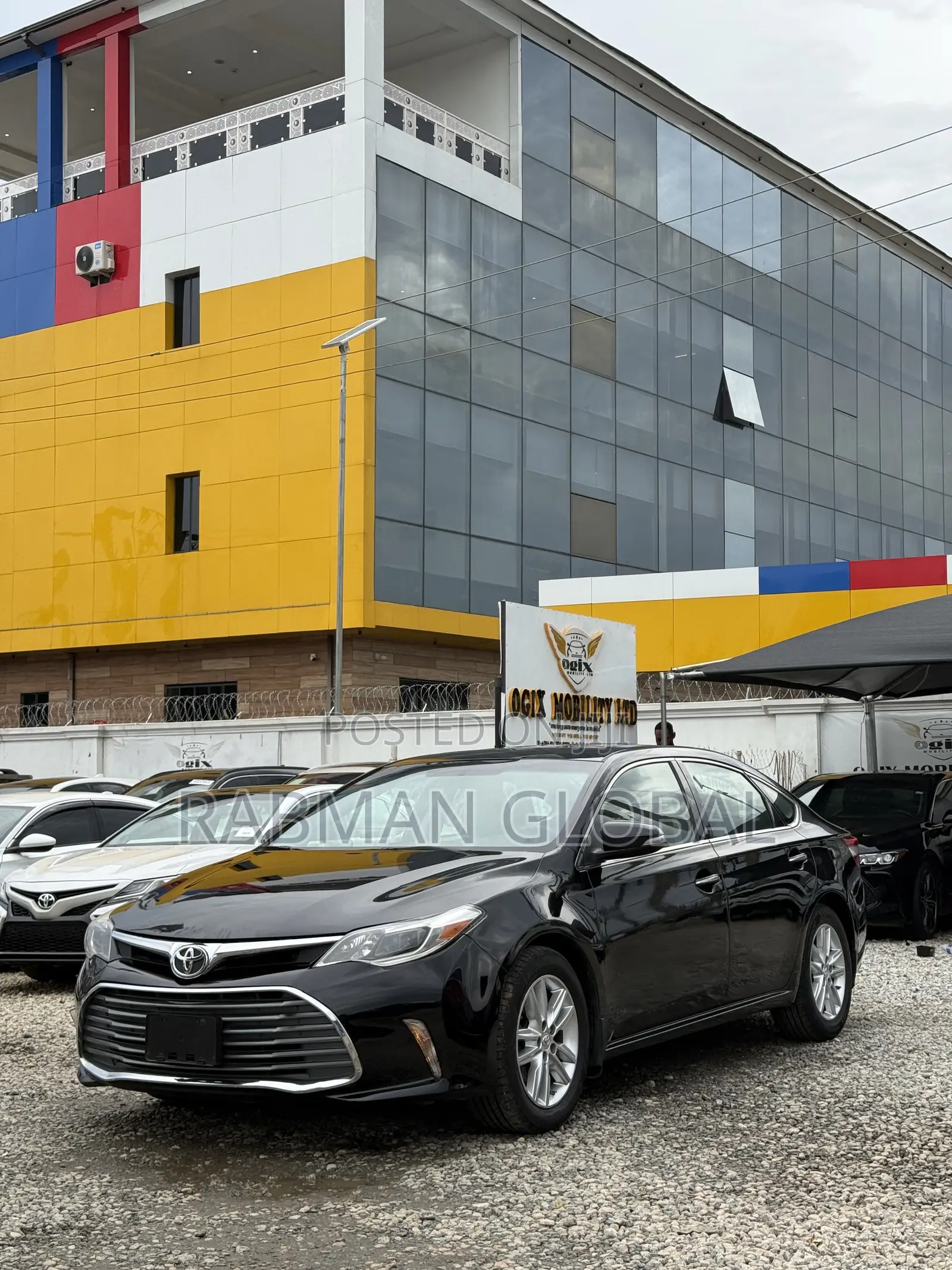 Toyota Avalon XLE Premium Sedan FWD (3.5L 6cyl 6A) 2013 Black