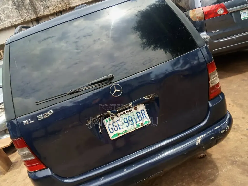 Mercedes-Benz M Class 2002 Black