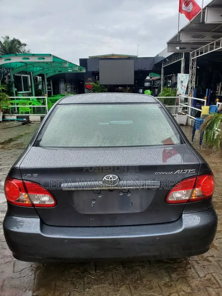 Toyota Corolla 2005 Gray