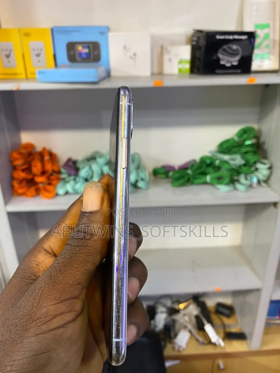 Apple iPhone X 64 GB White