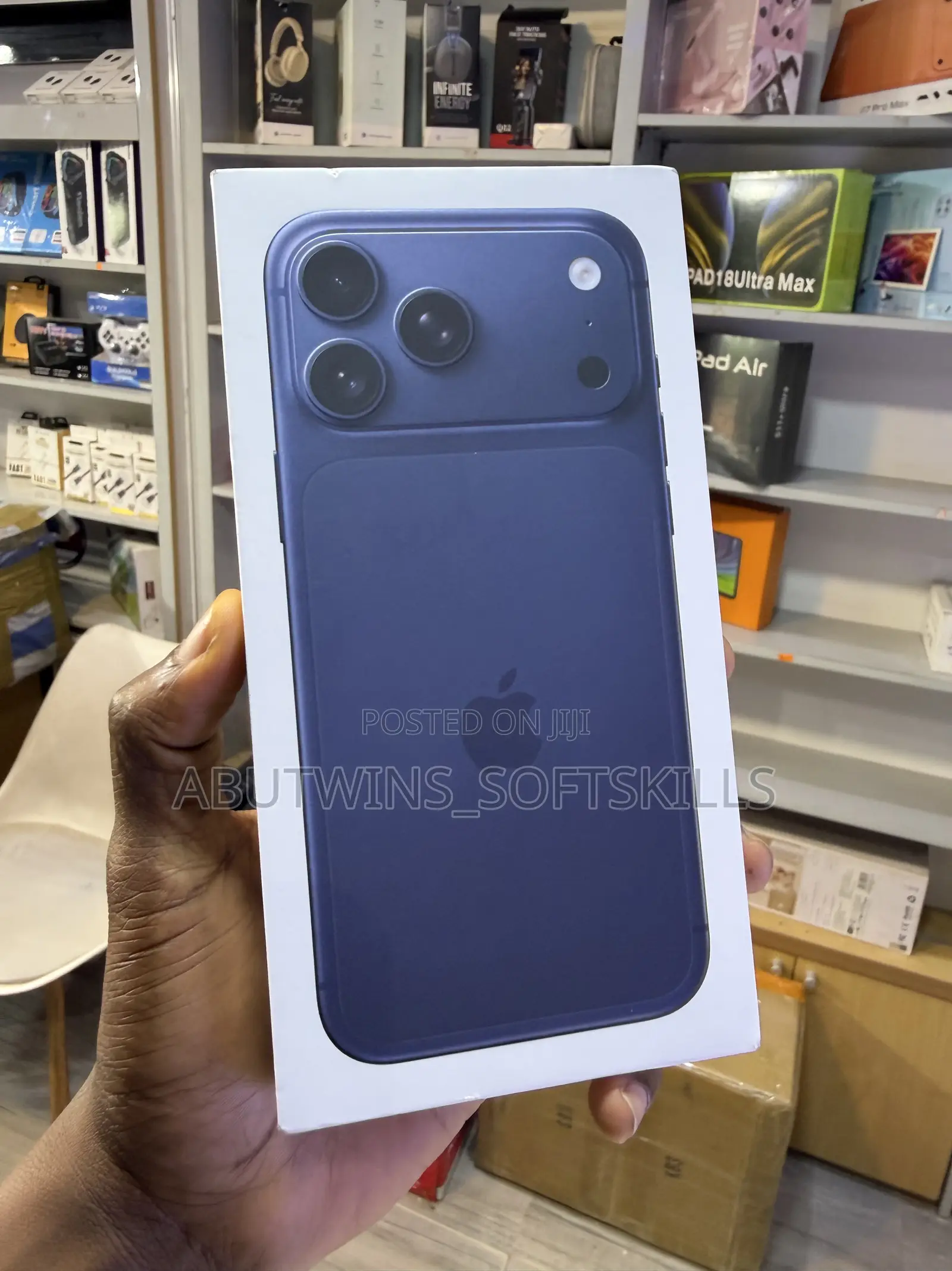 New Apple iPhone 17 Pro Max 256 GB Blue