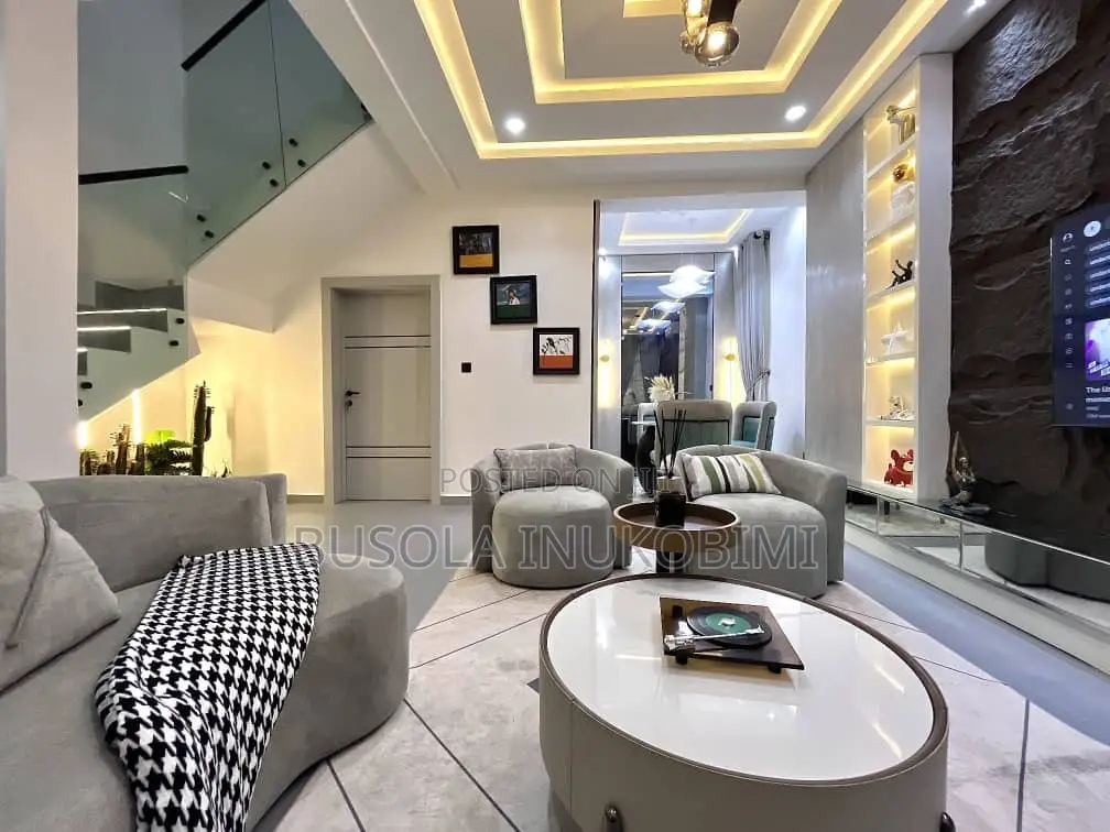 Exquisite 4 Bedroom Sea View Service Apartment Ikate