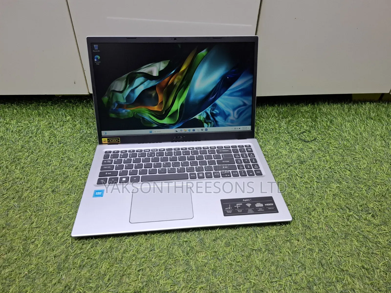 Laptop Acer Aspire 1 A115-31 8GB Intel Pentium SSHD+SSD 320GB