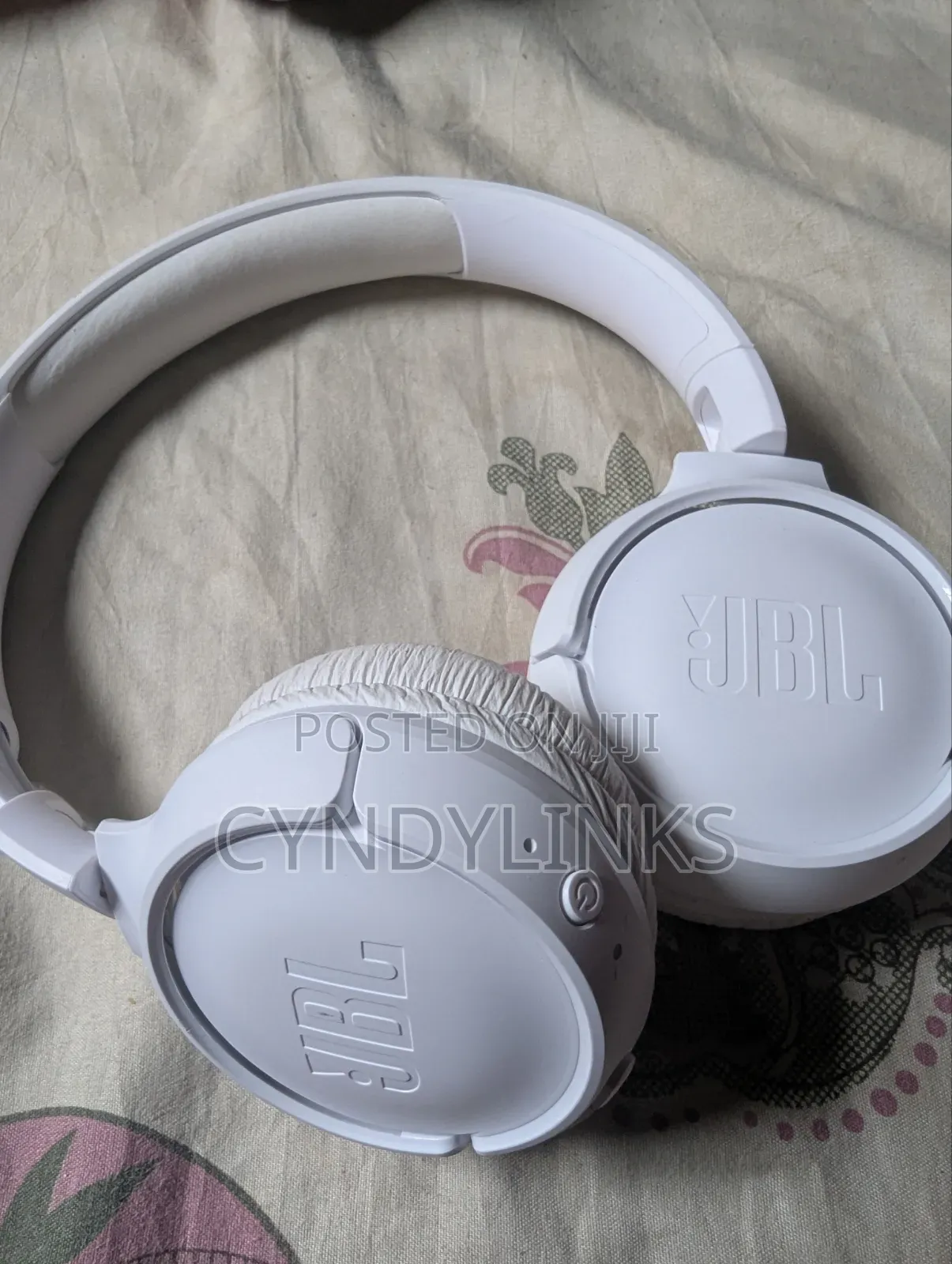 JBL Headphone in Mint a State