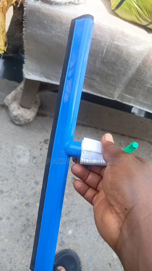 Strong And Clear Cleaner