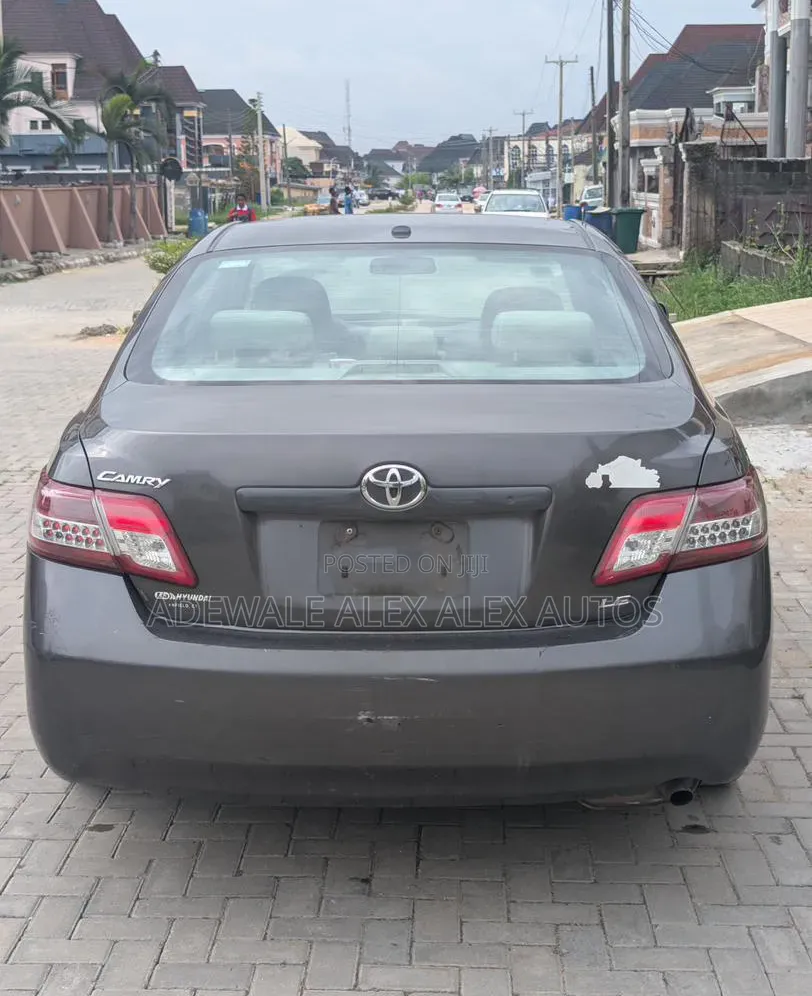 Toyota Camry 2010 Gray