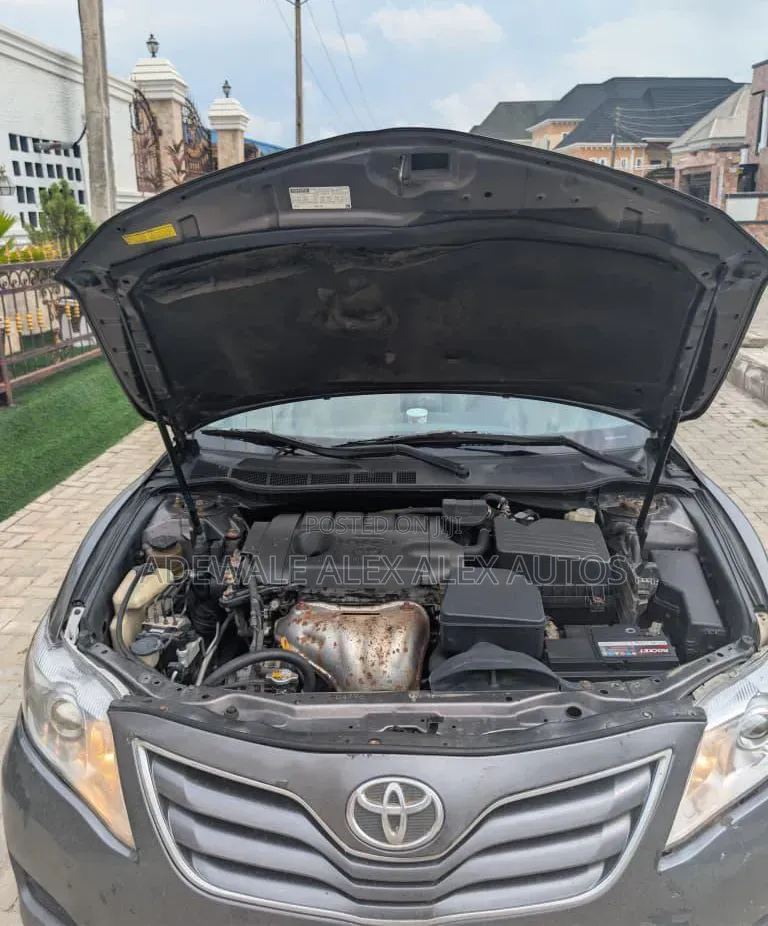 Toyota Camry 2010 Gray