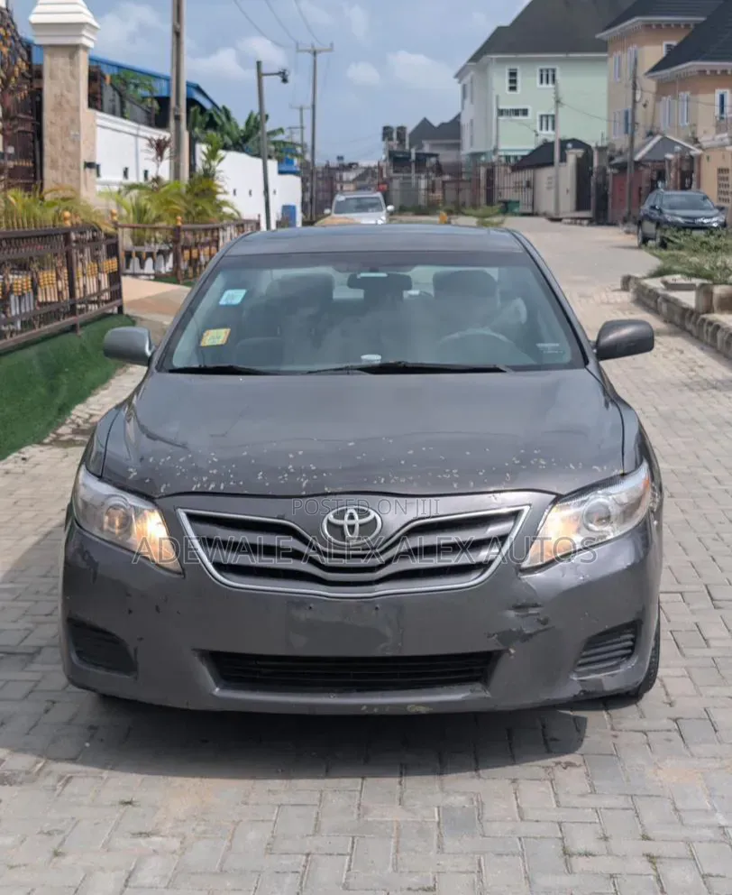 Toyota Camry 2010 Gray