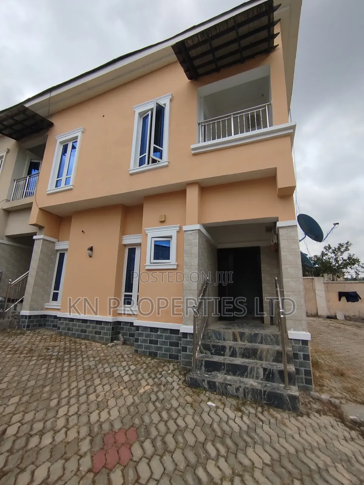 4bdrm Duplex in Apo for rent
