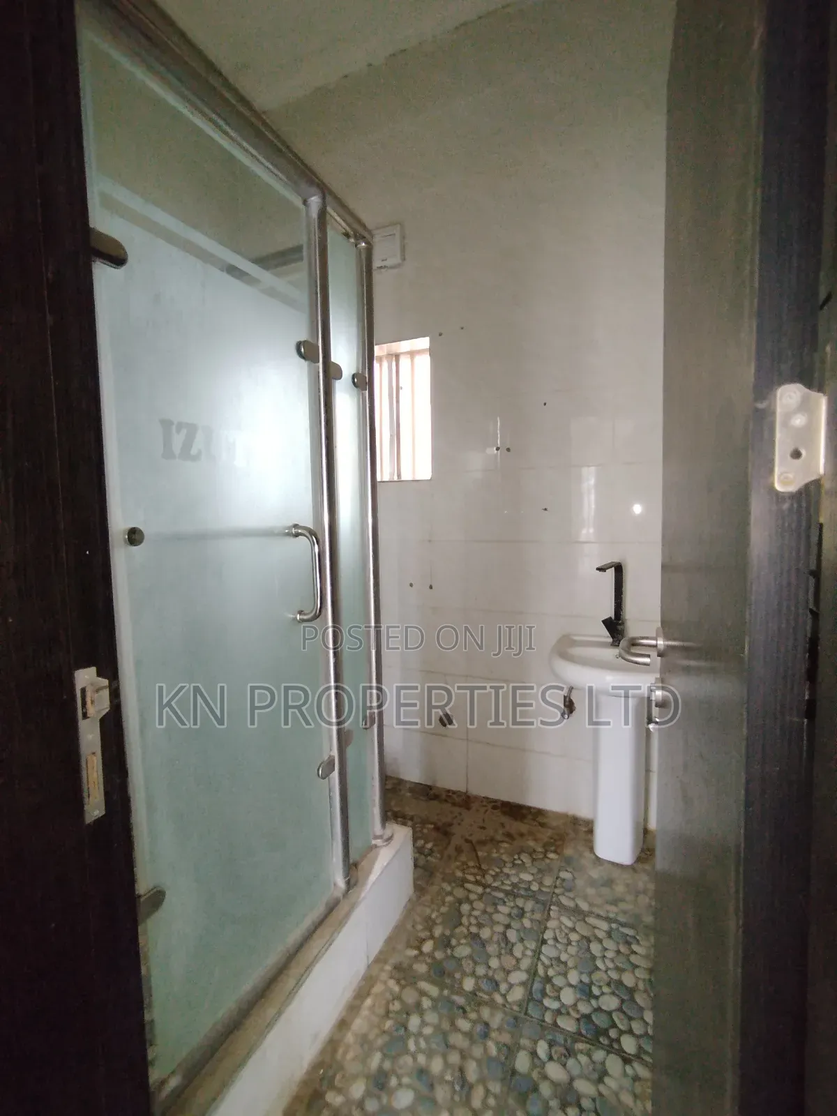 4bdrm Duplex in Apo for rent