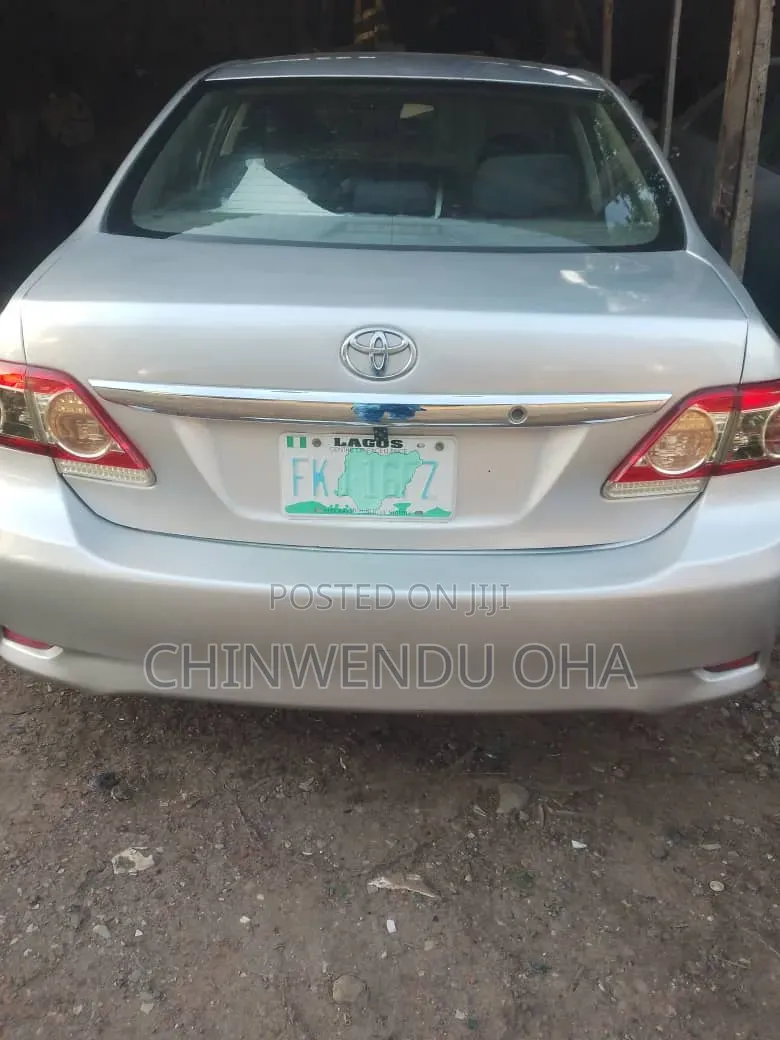 Toyota Corolla 2010 Silver