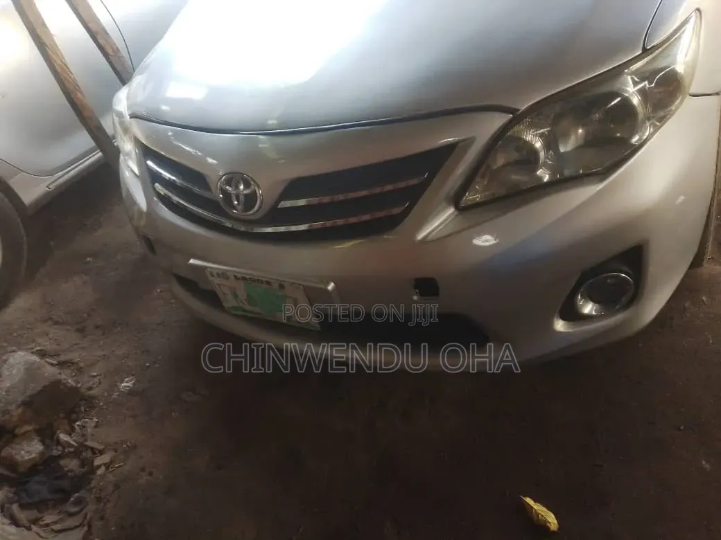 Toyota Corolla 2010 Silver